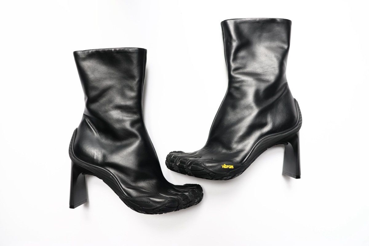 Balenciaga × Vibram Balenciaga Vibram FiveFingers Leather Heeled Toe AW20 Size US 7 / IT 37 - 1 Thumbnail