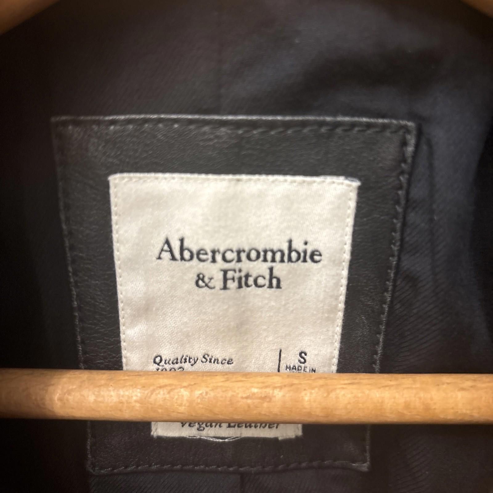 Abercrombie & Fitch Abercrombie & Fitch Womens Size S Black Vegan Leather Jacket Size S / US 4 / IT 40 - 2 Thumbnail