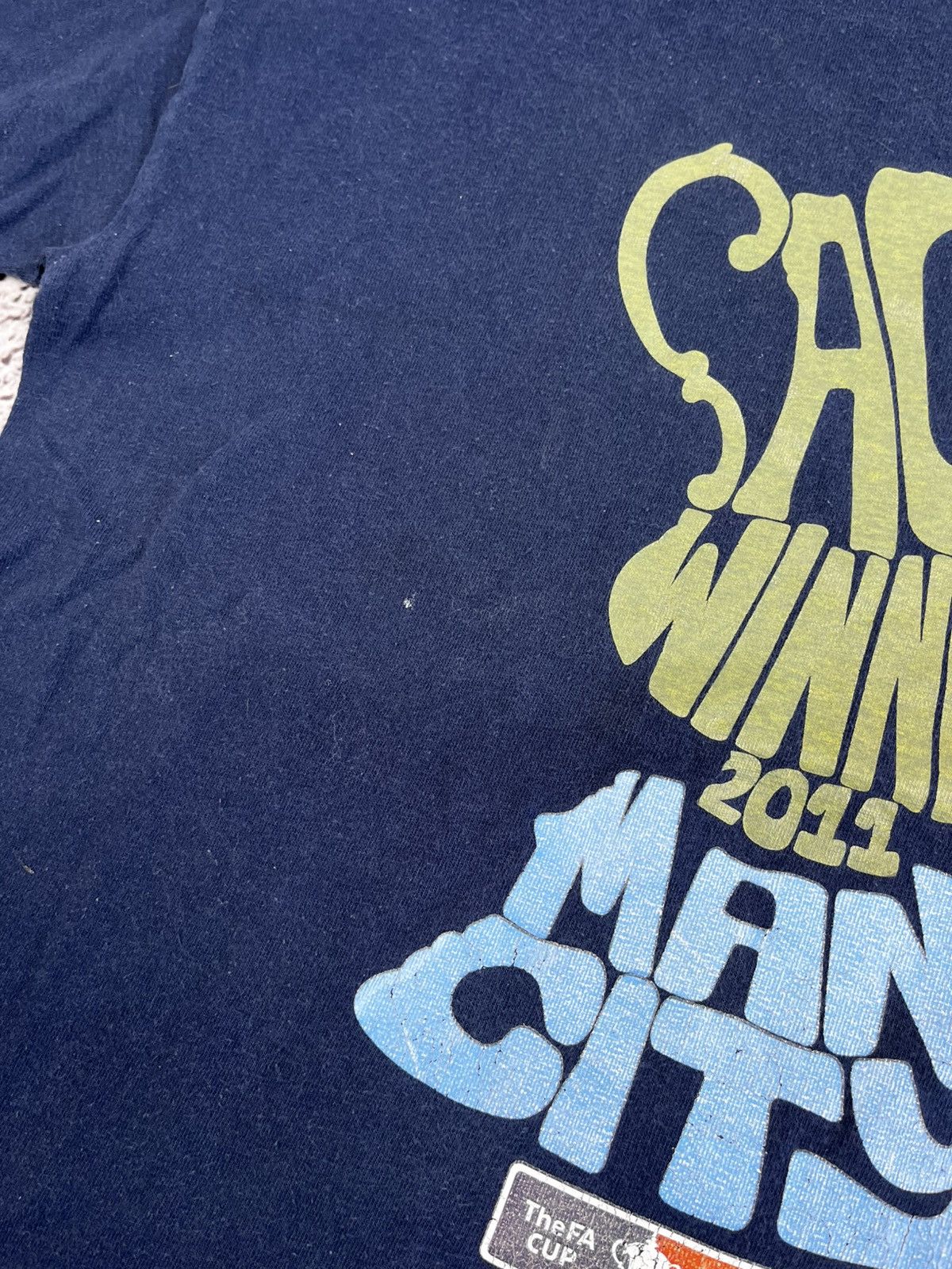 Vintage Vintage Y2K Manchester City winner cup 2011 big logo tee L Size US L / EU 52-54 / 3 - 5 Thumbnail