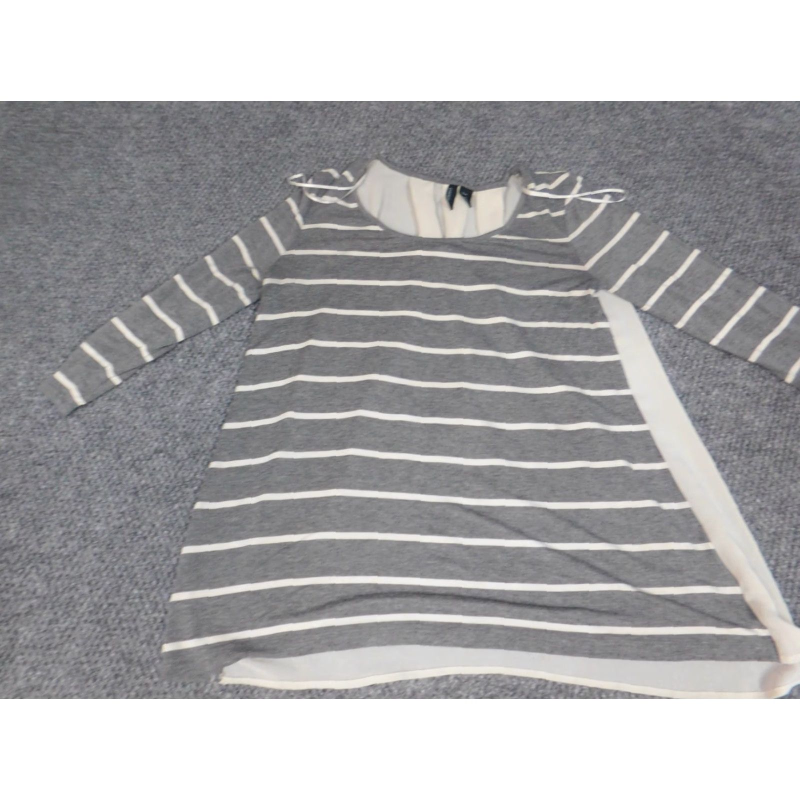 Cynthia Rowley Cynthia Rowley Blouse M Gray Striped Rayon Crew Neck Long Sleeve Cap Sleeve Casual Regular Women M Size M / US 6-8 / IT 42-44 - 2 Thumbnail