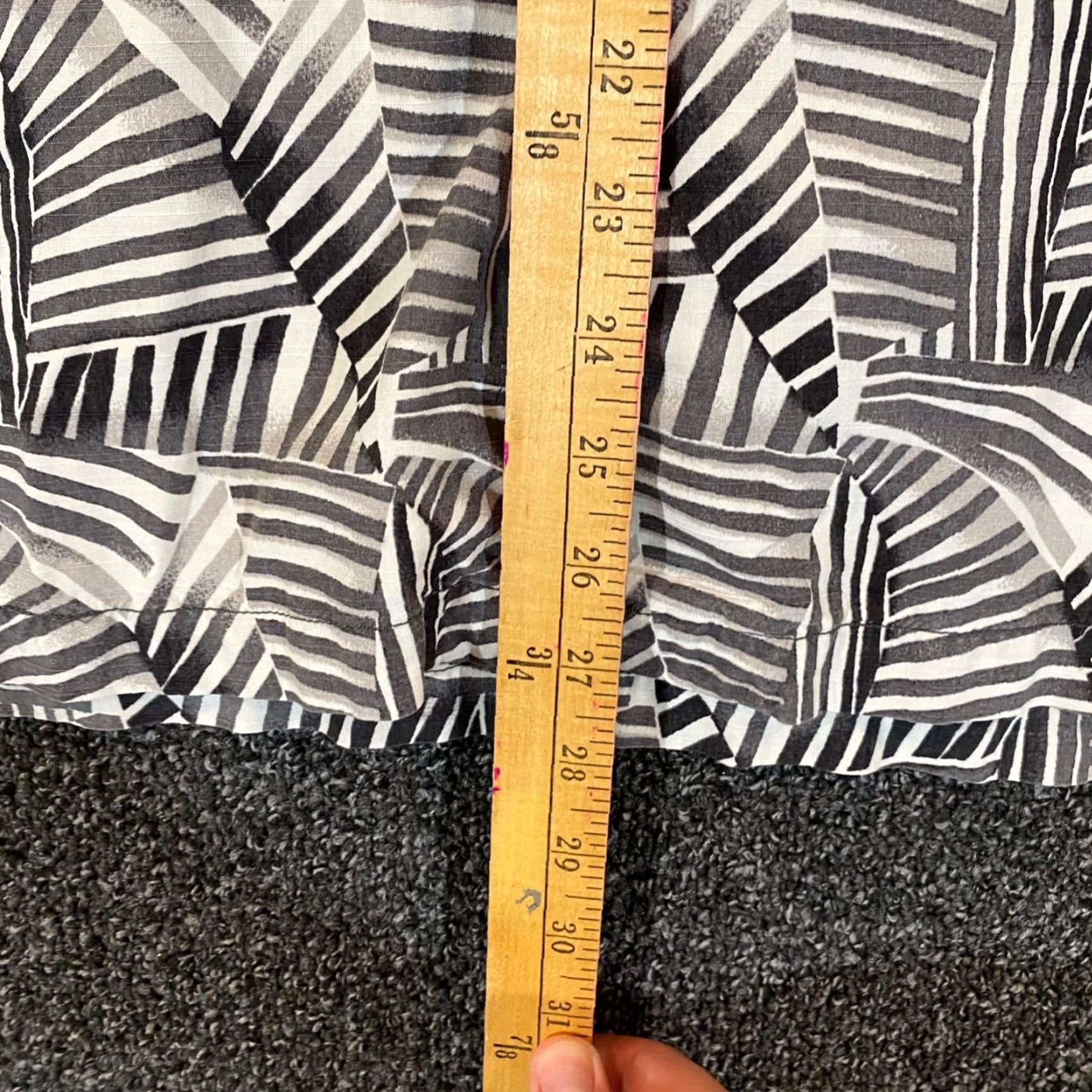 Tommy Bahama TOMMY BAHAMA Shirt Mens XL Gray Black Silk Floral Tropical Resort Button-Up Size US XL / EU 56 / 4 - 4 Thumbnail