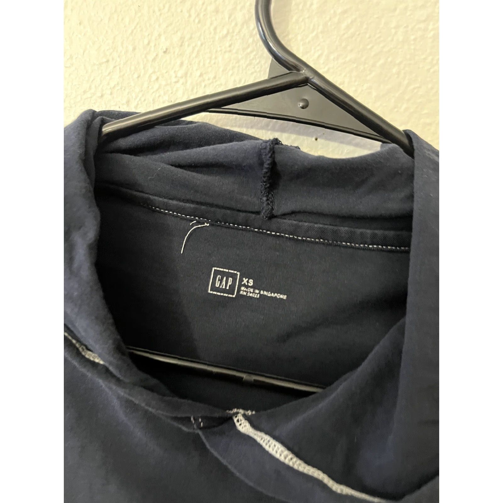 Gap VINTAGE Gap Shirt Men's XS Navy Blue Long Sleeve Raglan Hooded Tee XS Blue Logo Mens Size US XS / EU 42 / 0 - 2 Thumbnail
