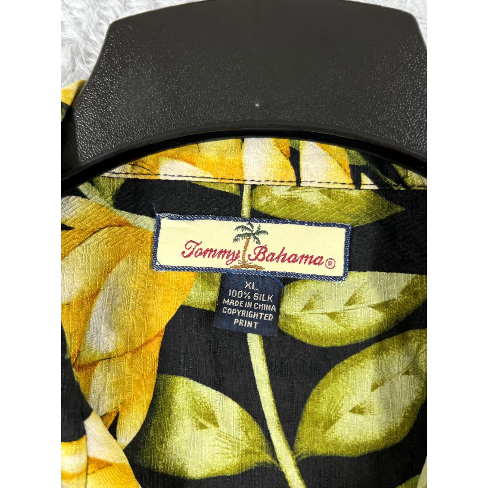 Tommy Bahama VINTAGE Tommy Bahama Shirt Men XL Black Floral 100% Silk Button-Up Short Sleeve Relaxed Fit Size US XL / EU 56 / 4 - 6 Thumbnail