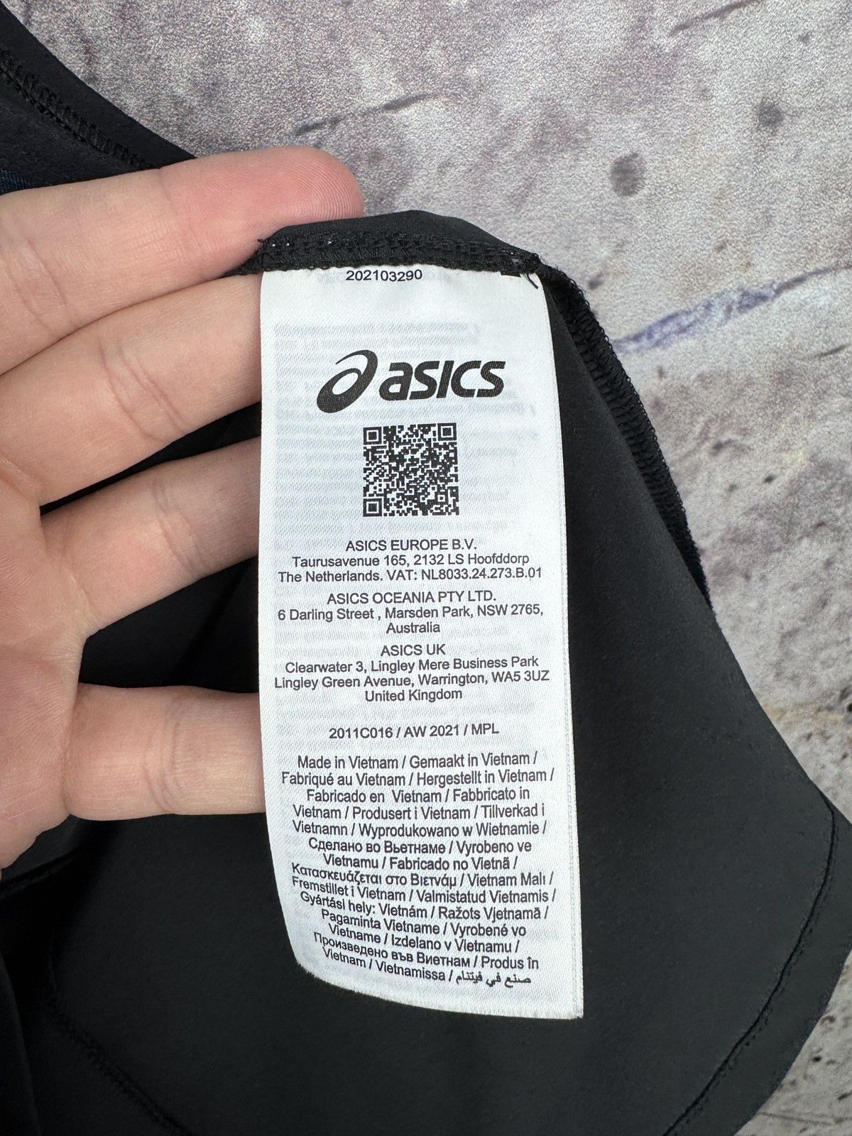 Asics Men’s ASICS Vest Black Blue Streetwear Size XL Size US XL / EU 56 / 4 - 8 Thumbnail