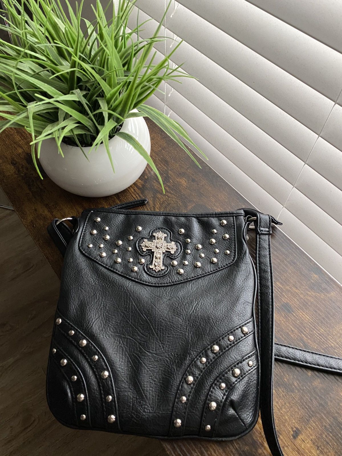 Other Y2K Black Cross Goth Grunge Leather Shoulder Bag Chrome Size ONE SIZE - 1 Thumbnail
