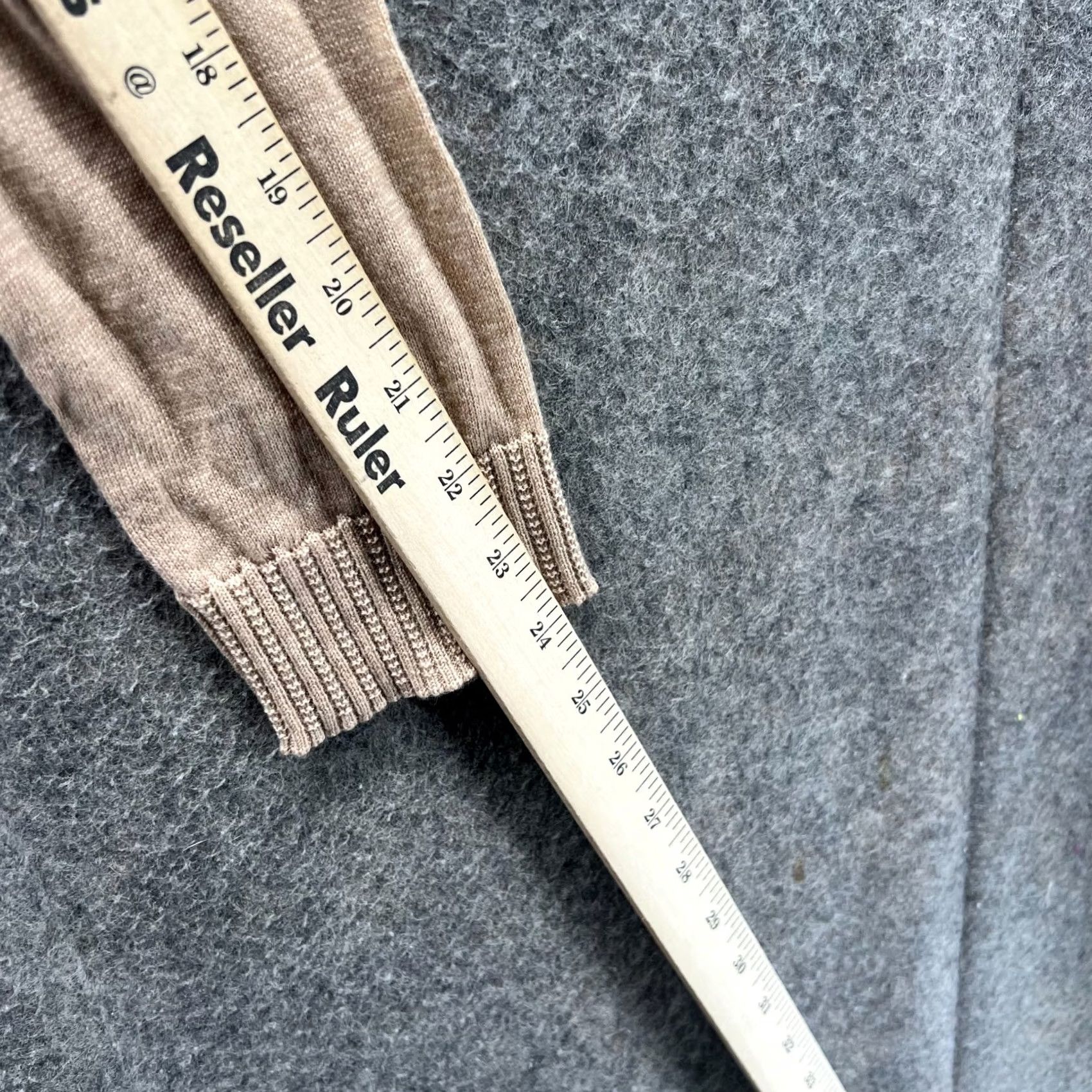 Brooks Brothers Brooks Brothers Sweater Mens Medium Beige V-Neck Extra Fine Merino Wool Knit Pullover Handcrafted Logo Regular Knit Wool Size US M / EU 48-50 / 2 - 5 Thumbnail
