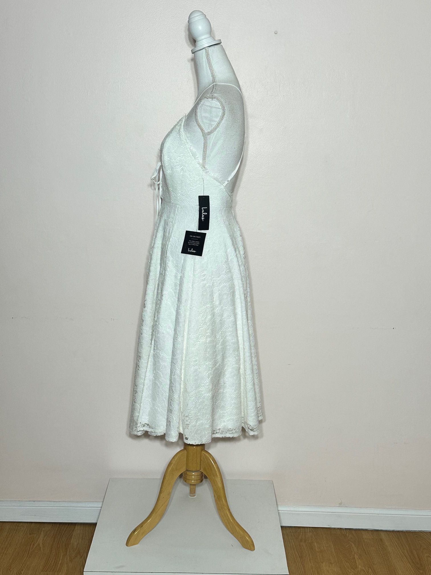 Lulus Lulu's White Lace Midi Dress Size S Size S / US 4 / IT 40 - 7 Thumbnail