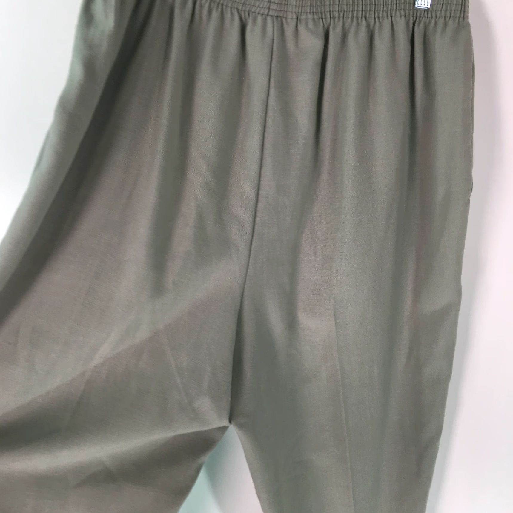 Vintage Briggs Womens Jogger Pants Gray Size 20W Elastic Waist Pull On Regular Straight Inseam 29 in 32 in 55% Polyester, 45% Rayon N Size 42" / US 20 - 4 Thumbnail