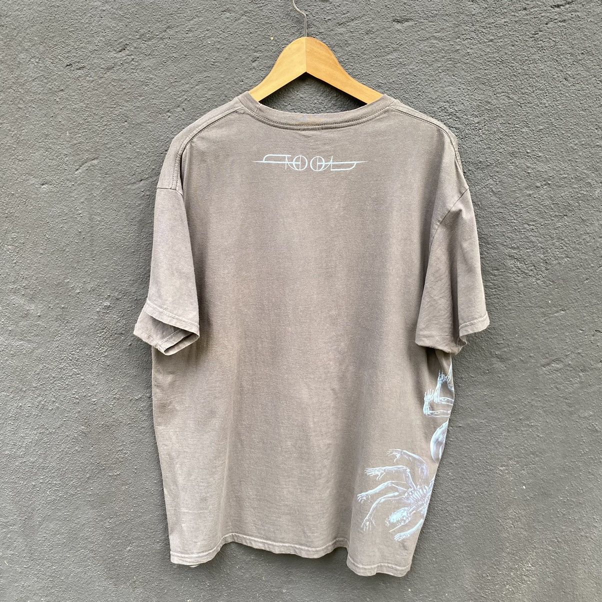 Band Tees Thrashed Faded Vintage Y2K Tool Metal Band ERD GRUNGE TEE Size US XL / EU 56 / 4 - 2 Thumbnail