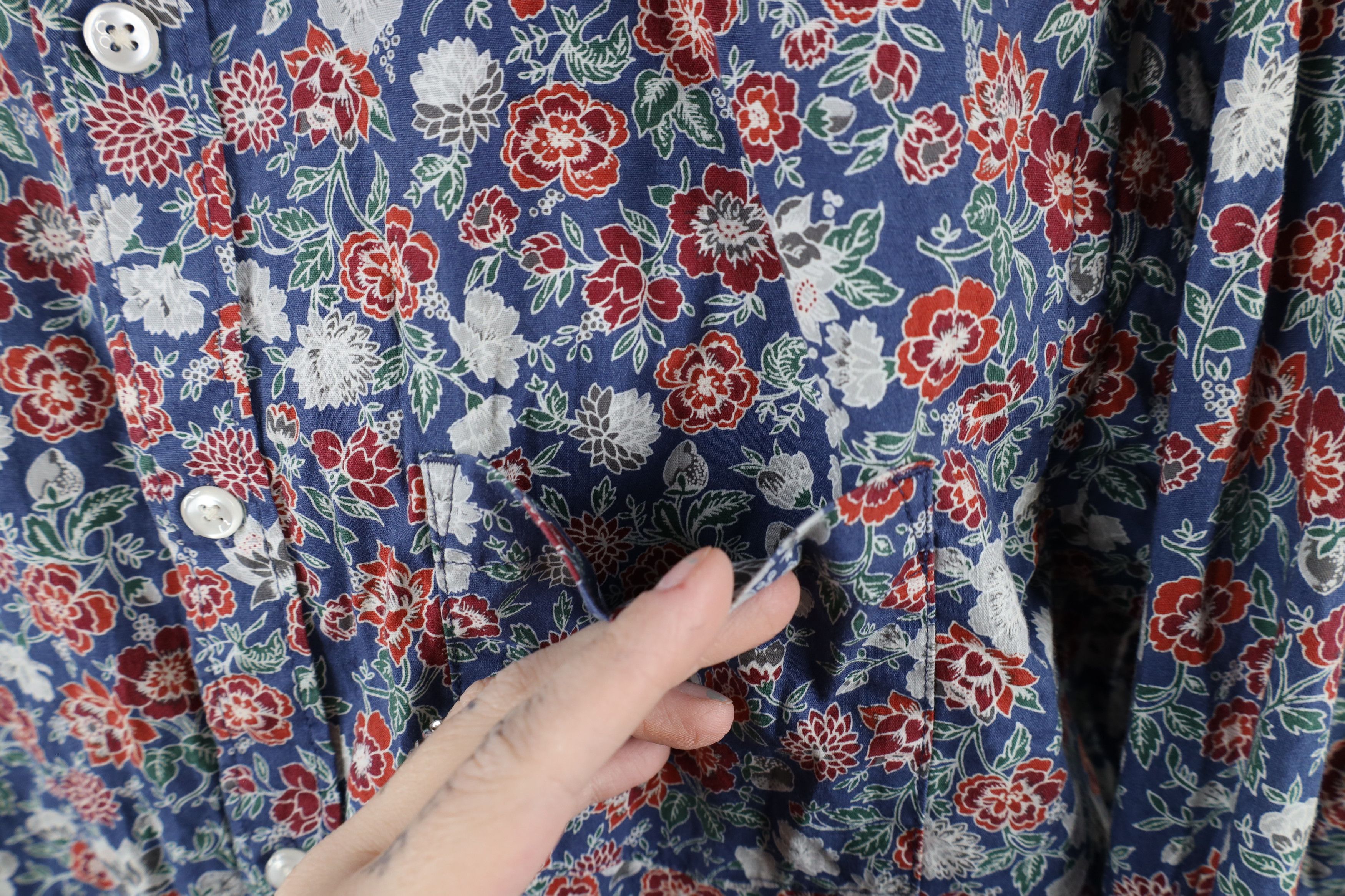 Express × Vintage Express Soft Wash Flower All Over Print Button Down Shirt Size US M / EU 48-50 / 2 - 4 Thumbnail