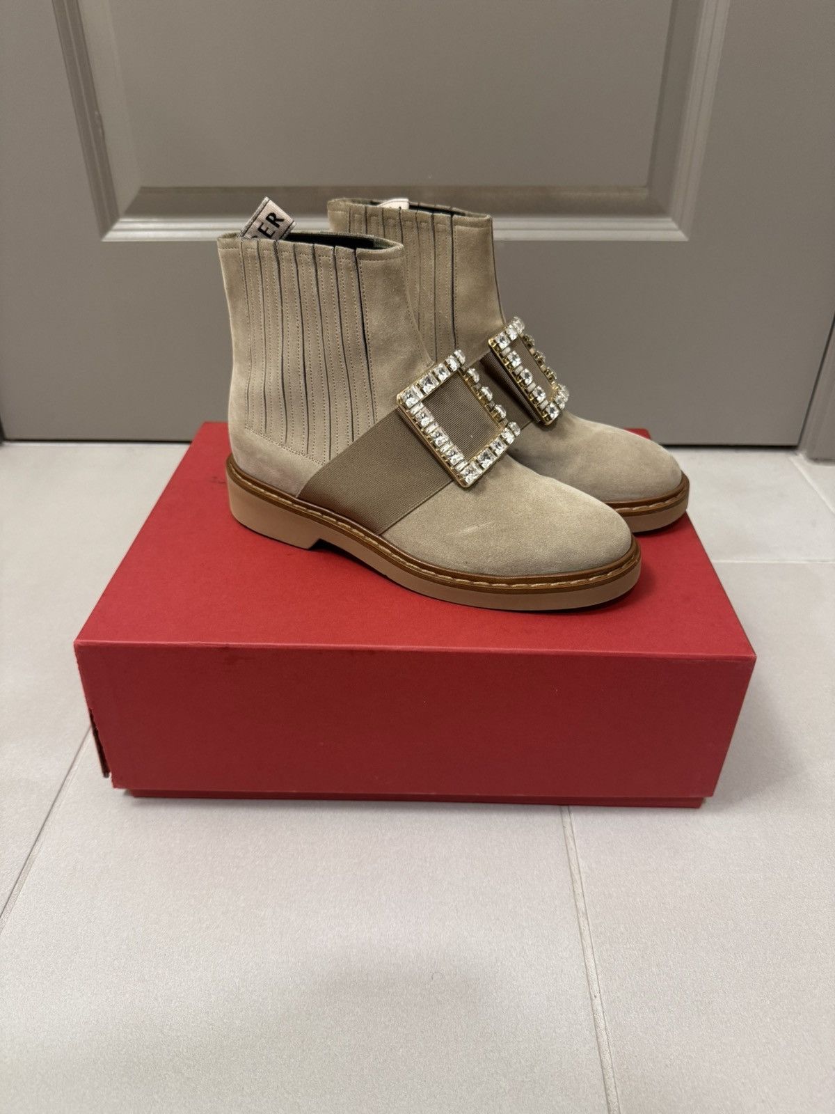 Roger Vivier Roger Vivier Suede Chelsea Boots Women Size 7 Strass Size US 7 / IT 37 - 4 Thumbnail
