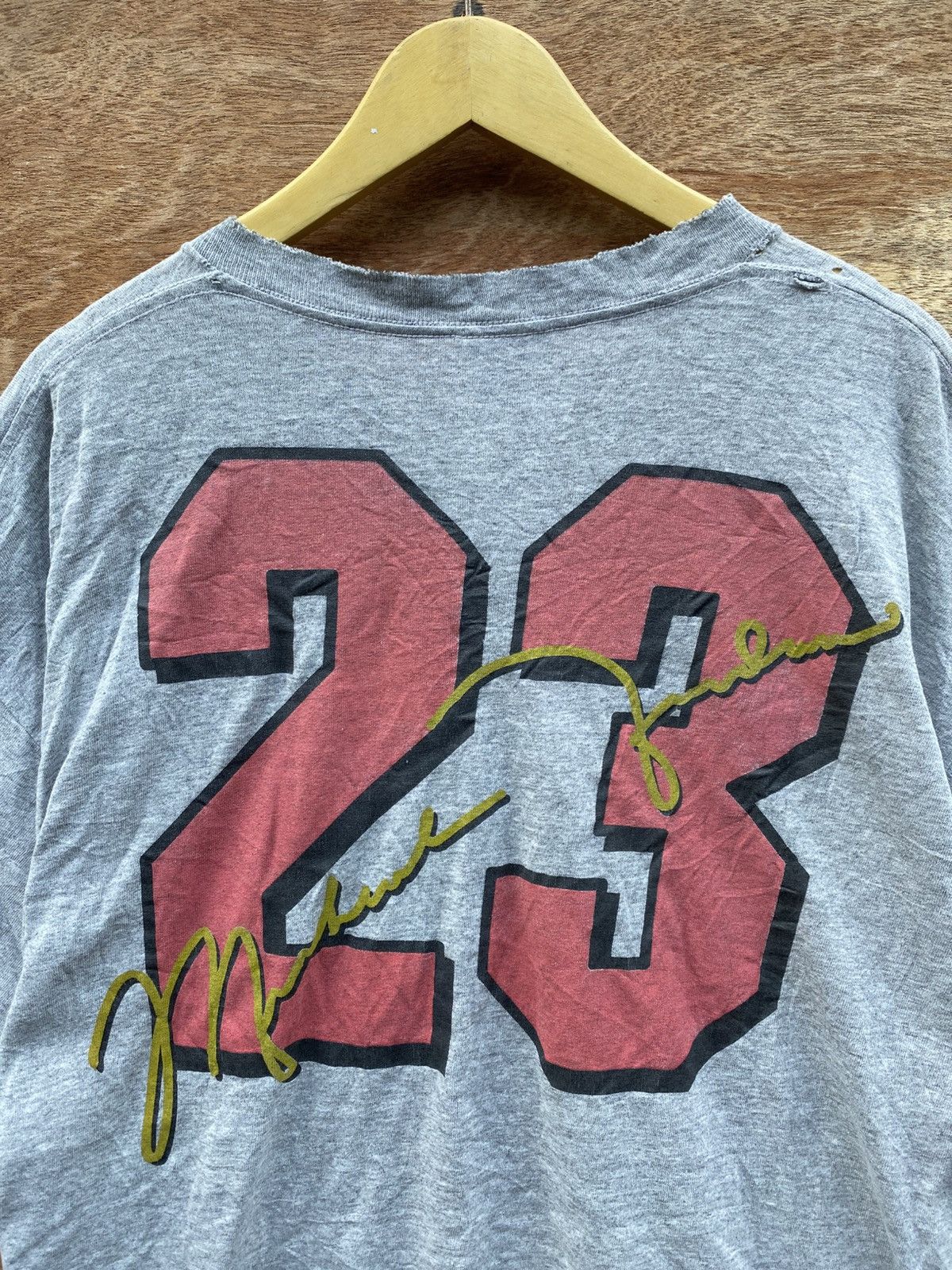 Nike vintage nike michael jordan restaurant chicago bulls tshirt Size US XL / EU 56 / 4 - 5 Thumbnail