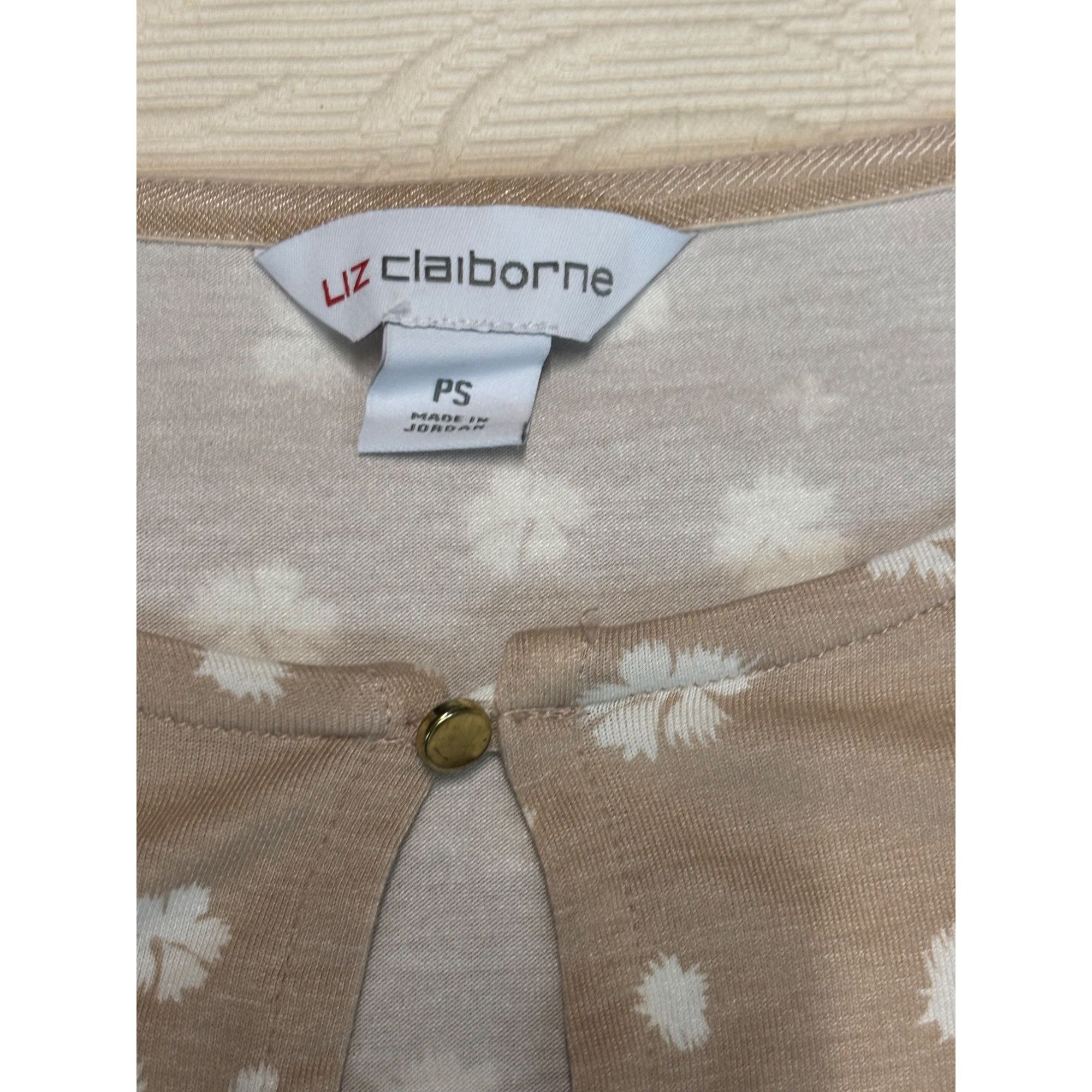 Liz Claiborne Liz Claiborne Petite Gathered Sleeve Cuffs, Rayon Top, Flora Size ONE SIZE - 8 Thumbnail