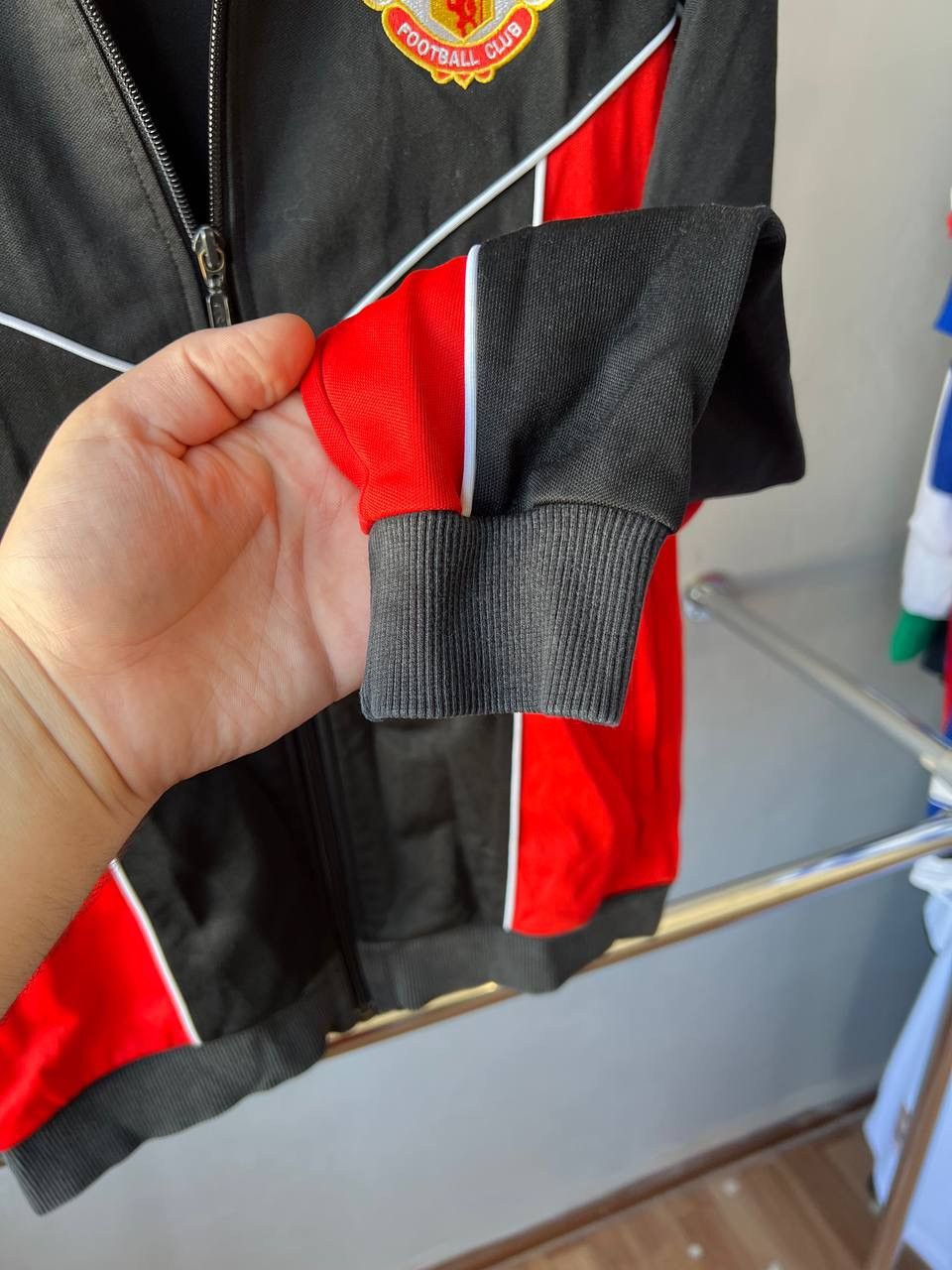 Adidas 1988/90 MANCHESTER UNITED ADIDAS REMAKE SOCCER JACKET SZ S Size US S / EU 44-46 / 1 - 9 Thumbnail