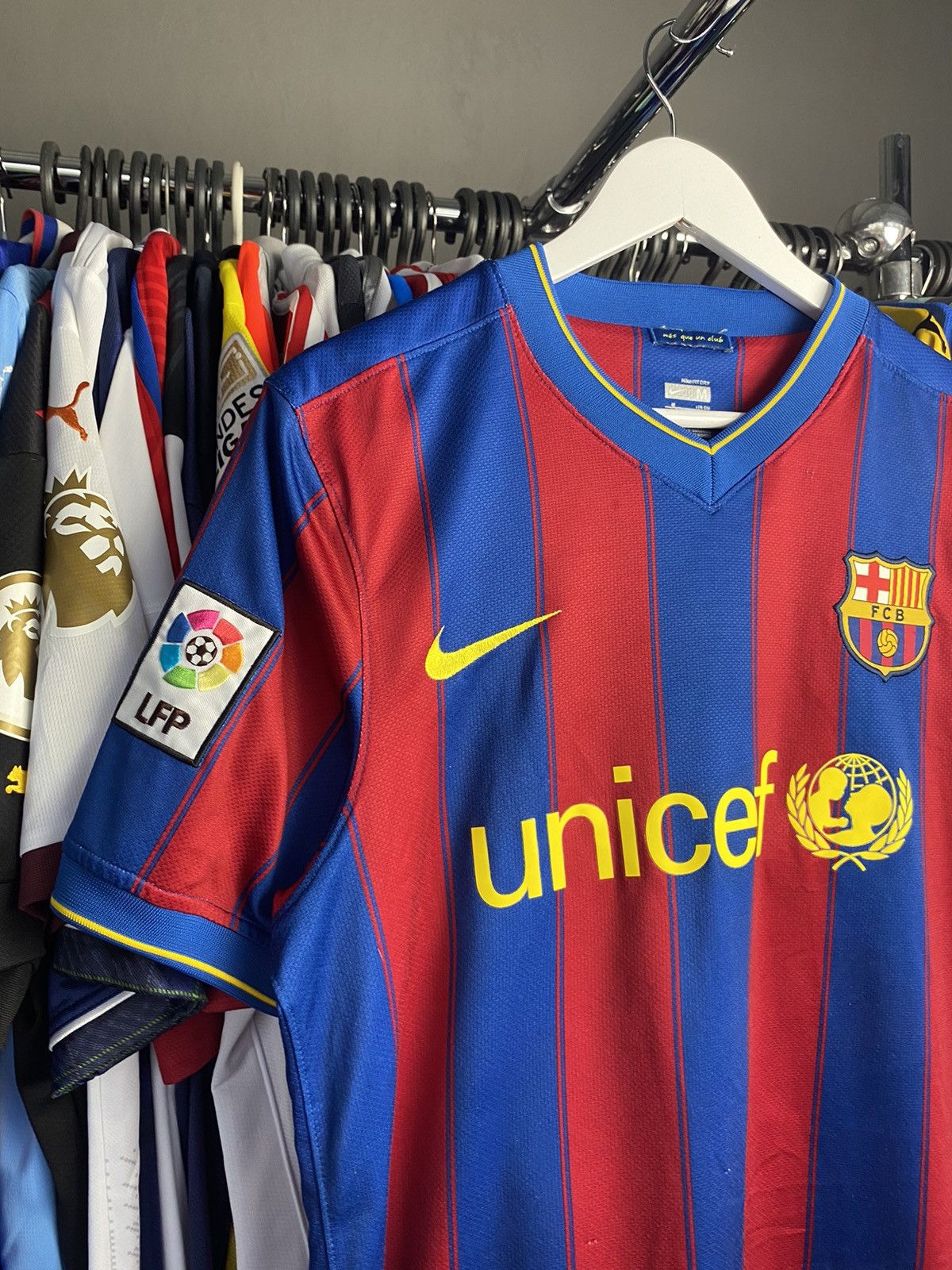 Nike 2009/10 NIKE BARCELONA 10 MESSI SOCCER FOOTBALL JERSEY SHIRT Size US M / EU 48-50 / 2 - 3 Thumbnail
