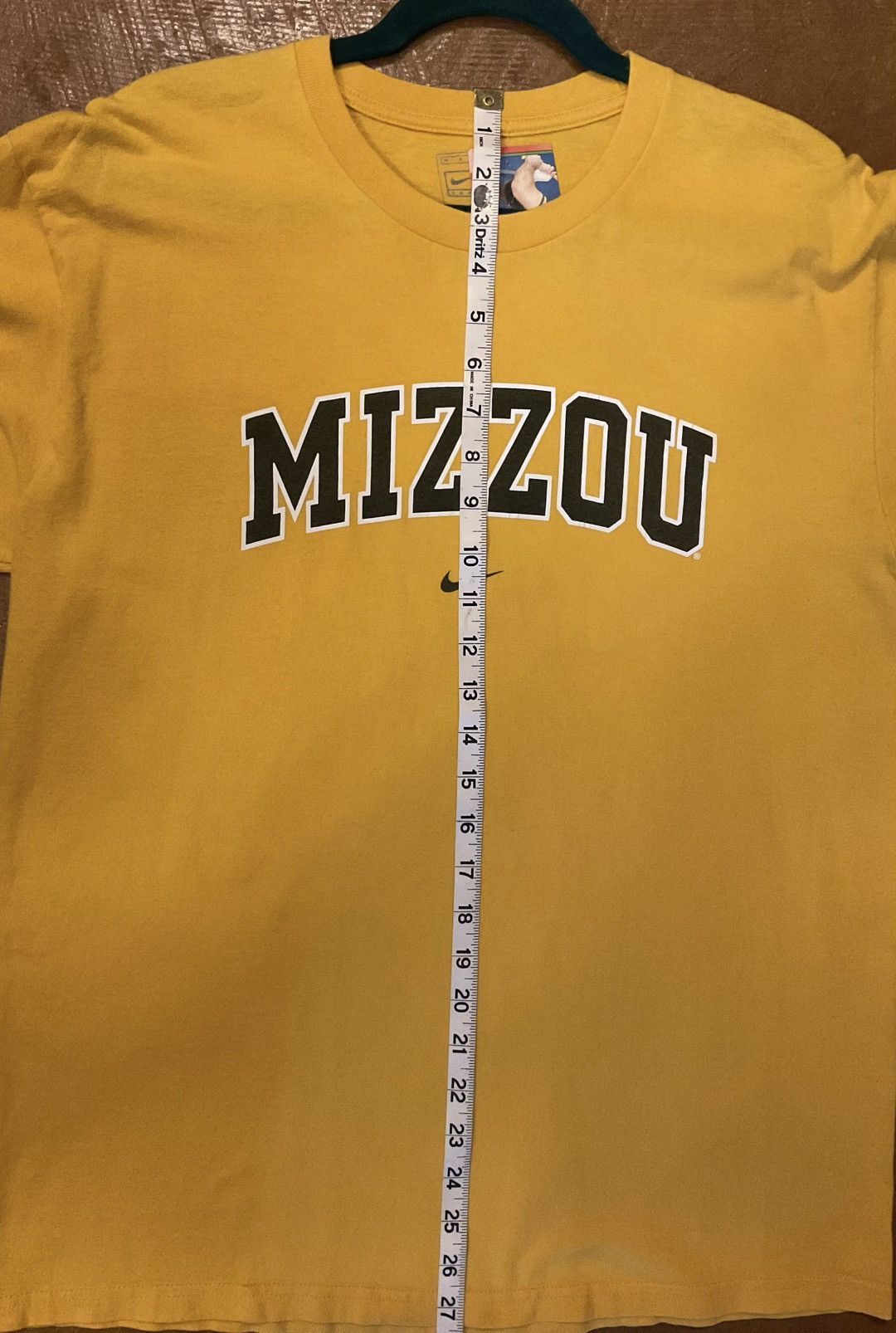 Nike MIZZOU yellow long sleeve t-shirt NIKE Size US M / EU 48-50 / 2 - 3 Thumbnail