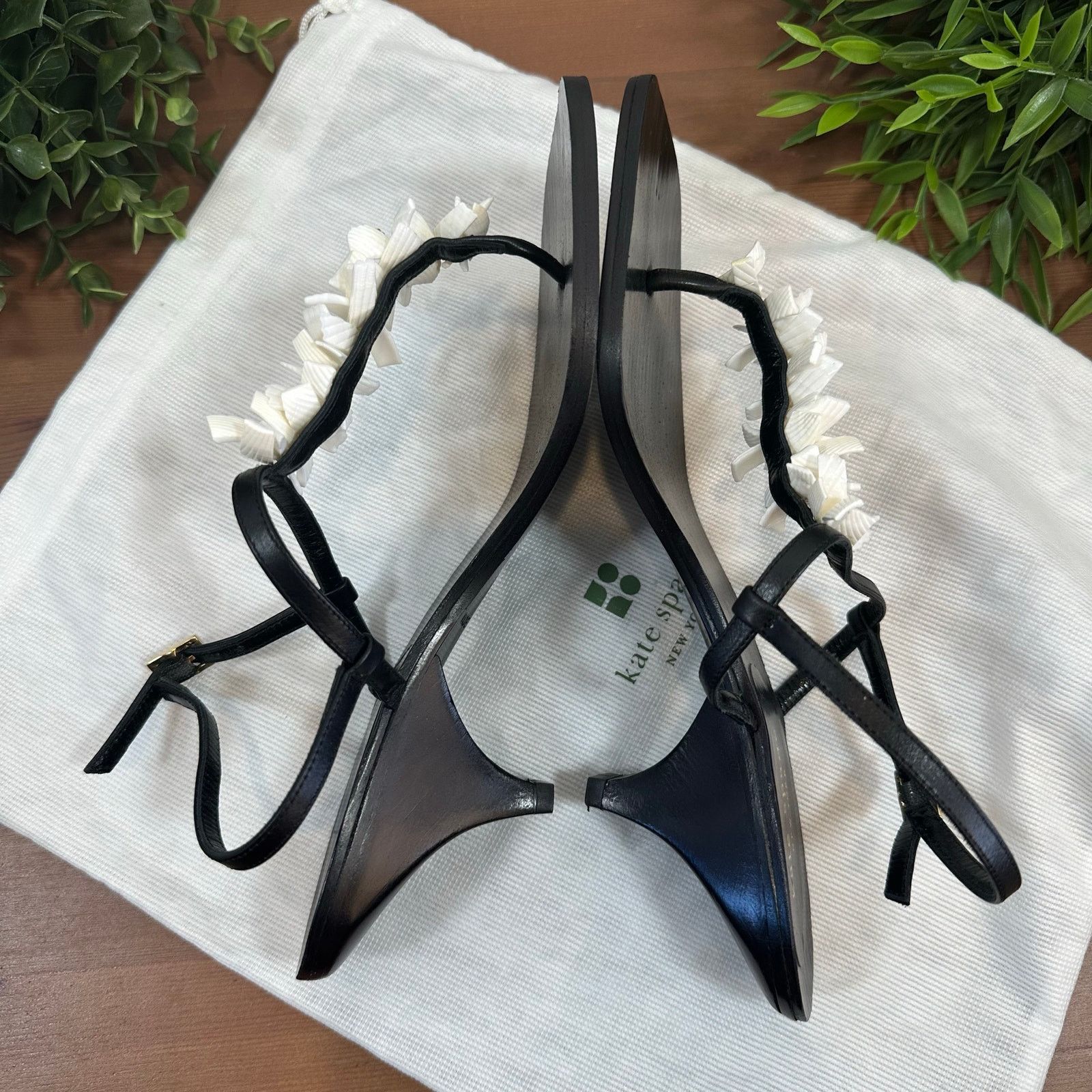 Kate Spade Kate Spade T Strap Slingback Seashells Sandals Size 7.5 Size US 7.5 / IT 37.5 - 7 Thumbnail
