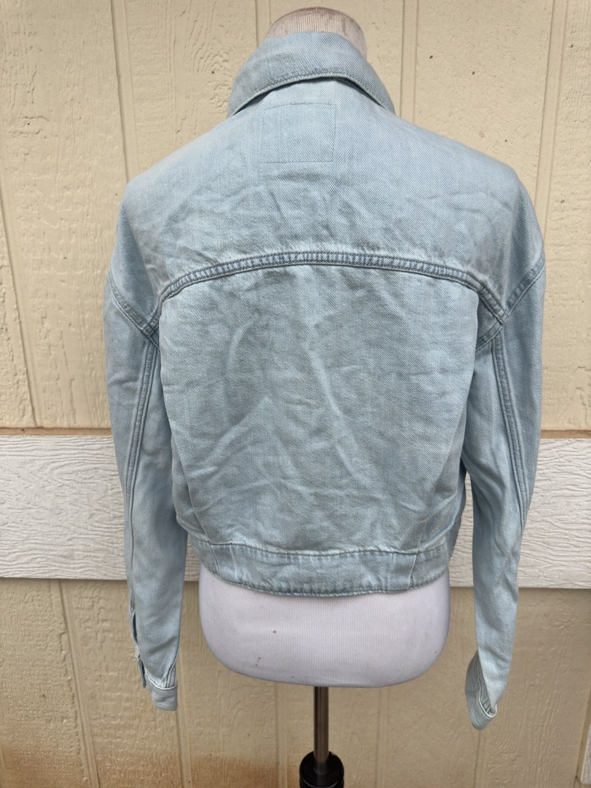 Levi's Levi's Trucker Jacket Women's Medium Blue Denim Jean Size M / US 6-8 / IT 42-44 - 2 Thumbnail