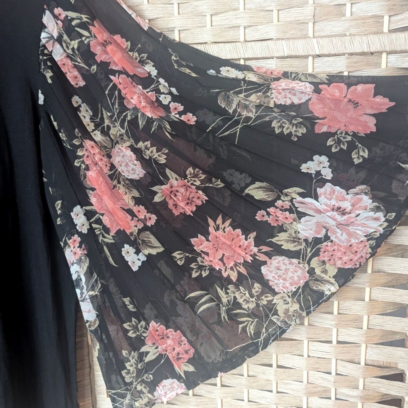 Bell Black Bell Sleeve Blouse Top Womens L Jersey Floral Pleated Scoop Neck Boho NATURE Fall Spring Summer Winter Party Casual Womens Size L / US 10 / IT 46 - 2 Thumbnail