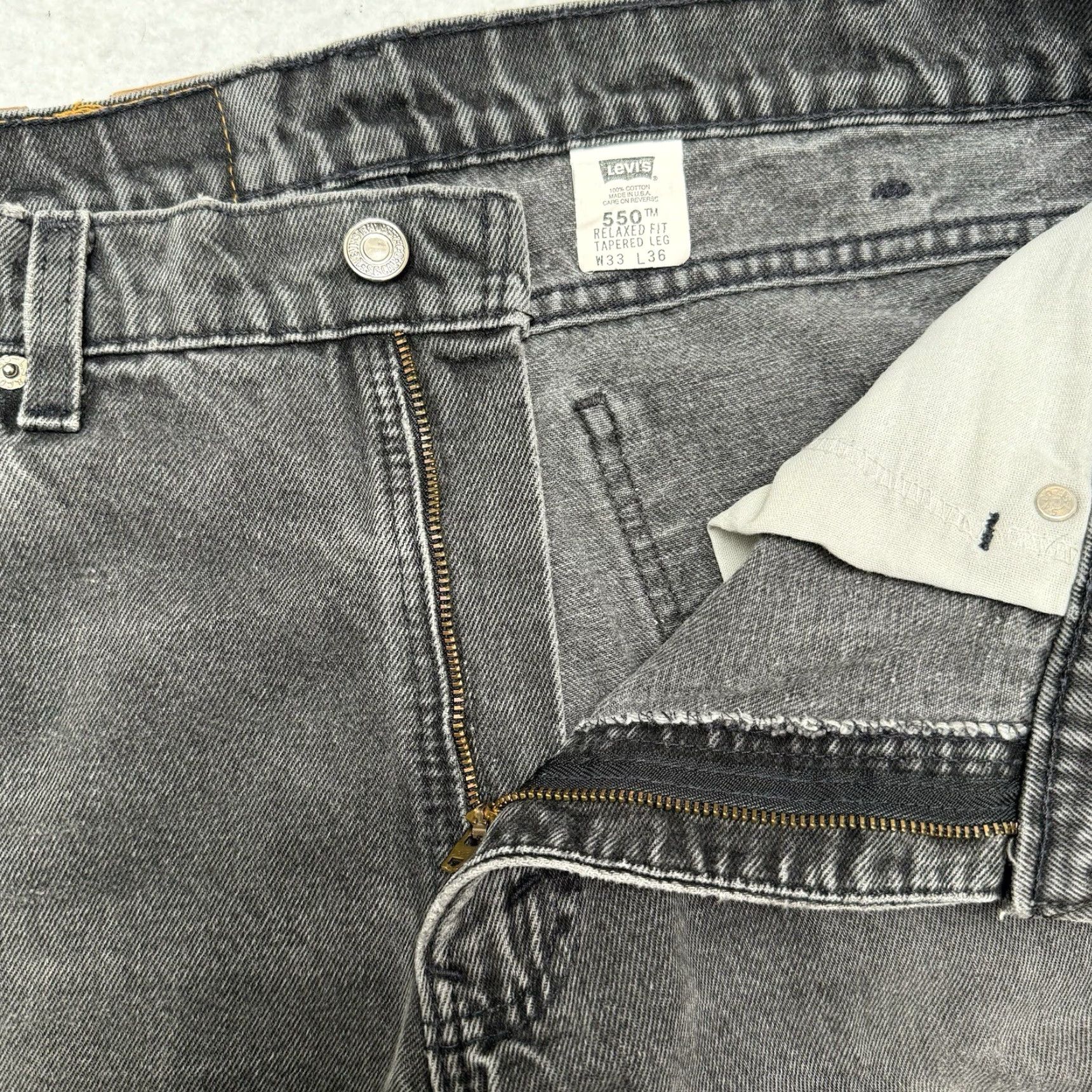 Levi's VINTAGE 90s LEVI'S 505 Mens Jeans 33X36 Black Made in the USA Denim Straight 1996 Size US 33 - 4 Thumbnail