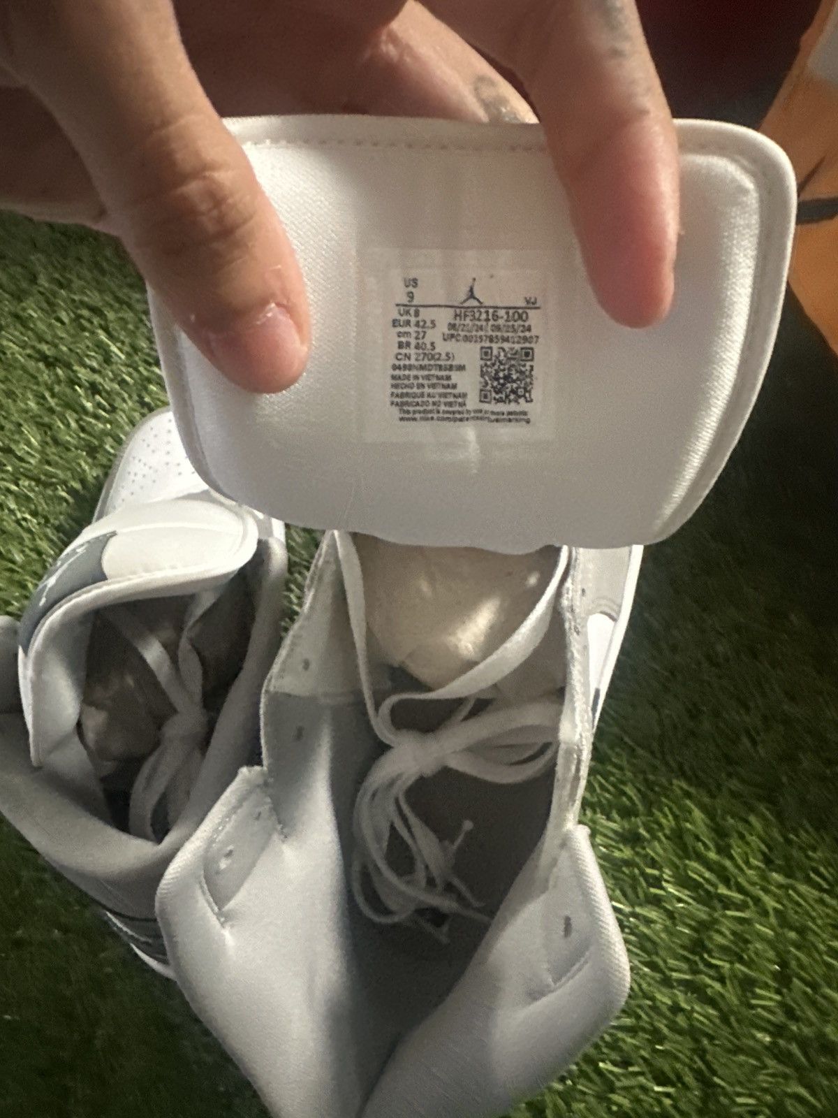 Jordan Brand Jordan 1 Mid SE GREY Size US 9 / EU 42 - 3 Thumbnail