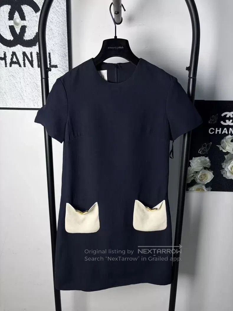 Valentino Valentino dress Size M / US 6-8 / IT 42-44 - 1 Thumbnail