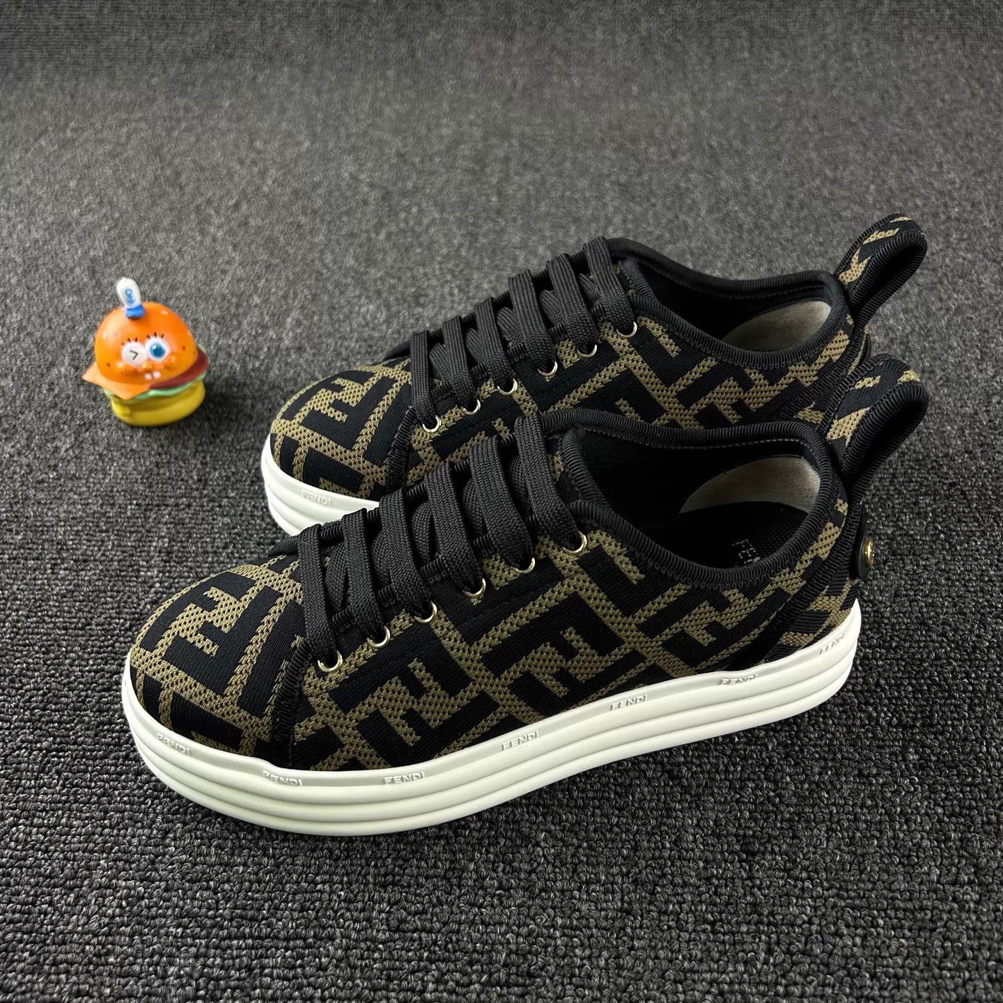 Fendi Fendi Monogram Sneakers EUR 35 Size US 4.5 / IT 34.5 - 1 Thumbnail