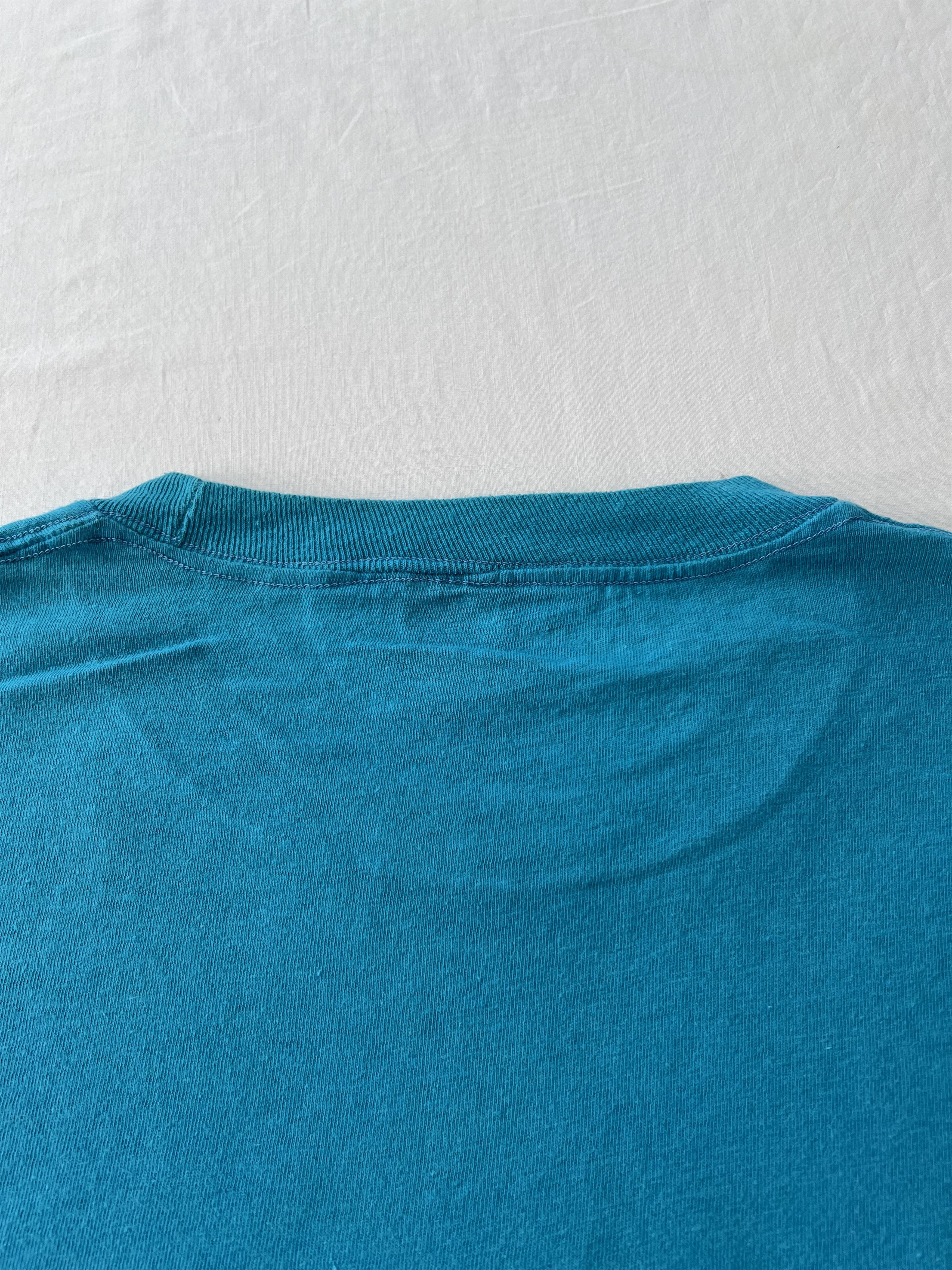 Band Tees Vintage 80s The Kinks Sacramento Kapitol Blue T-shirt Size US M / EU 48-50 / 2 - 14 Thumbnail
