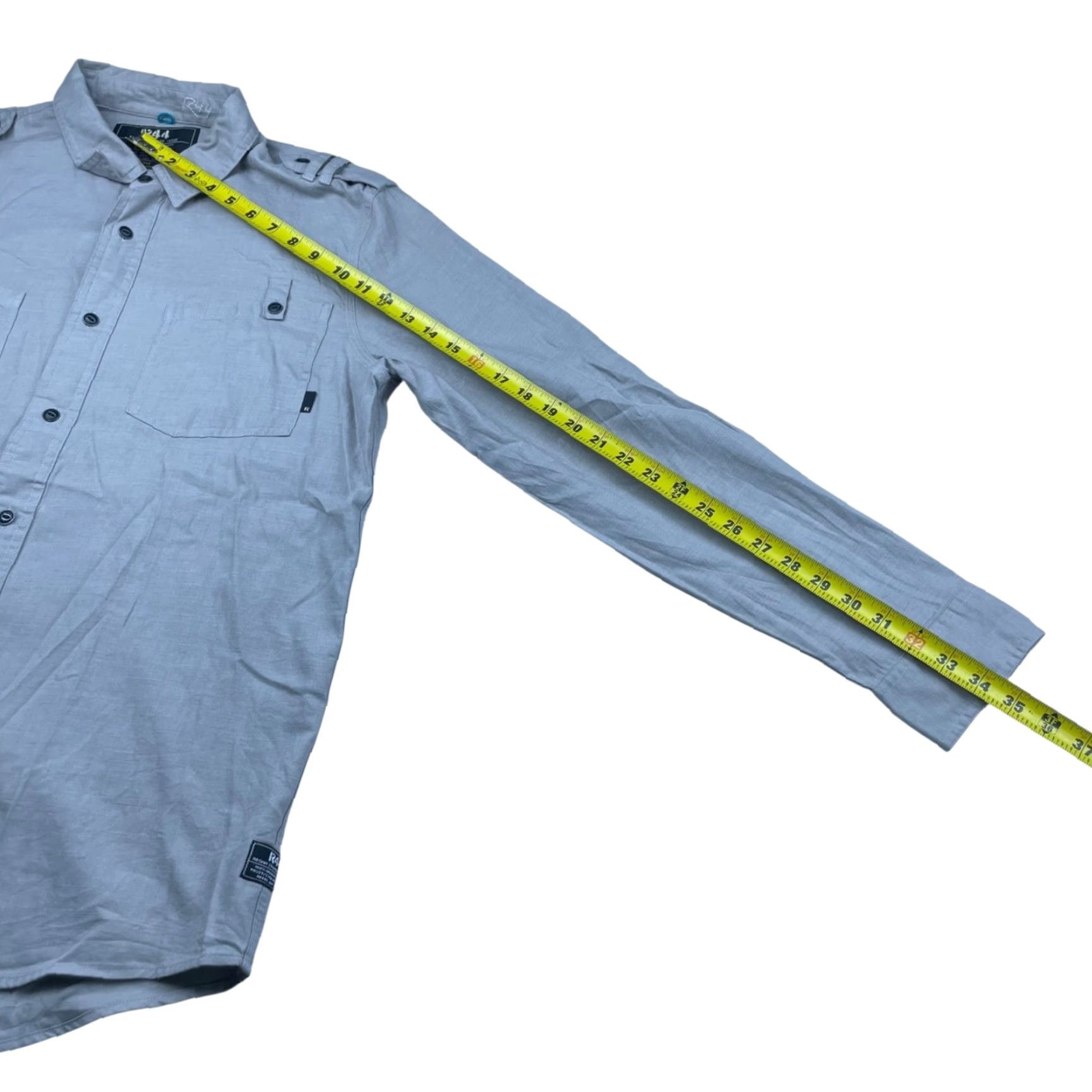 Vintage R44 Rogan Standard Issue Men's Work Shirt Beige L Long Sleeve 100% Organic Cotton Button-Up Pockets Epaulets Traveler Casual Workwear Shirt Size US L / EU 52-54 / 3 - 6 Thumbnail