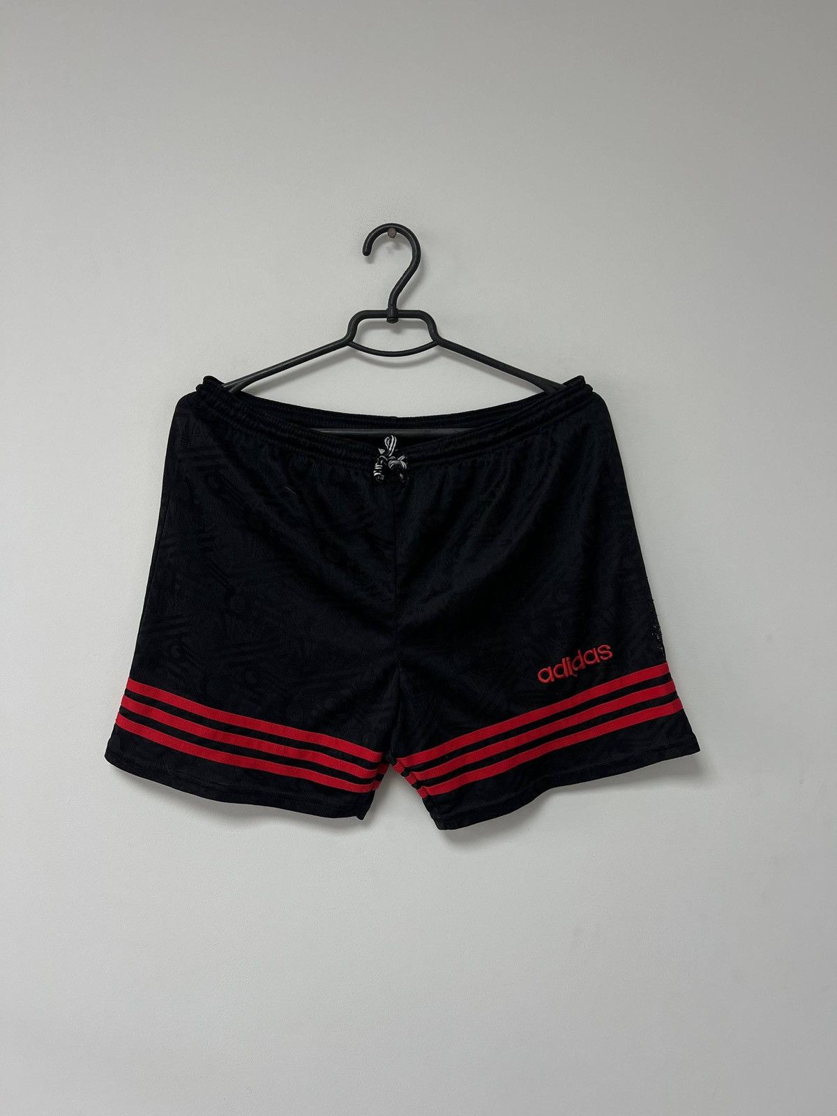 Adidas Vintage adidas shorts sz 32 made in United Kingdom Size US 32 / EU 48 - 1 Thumbnail