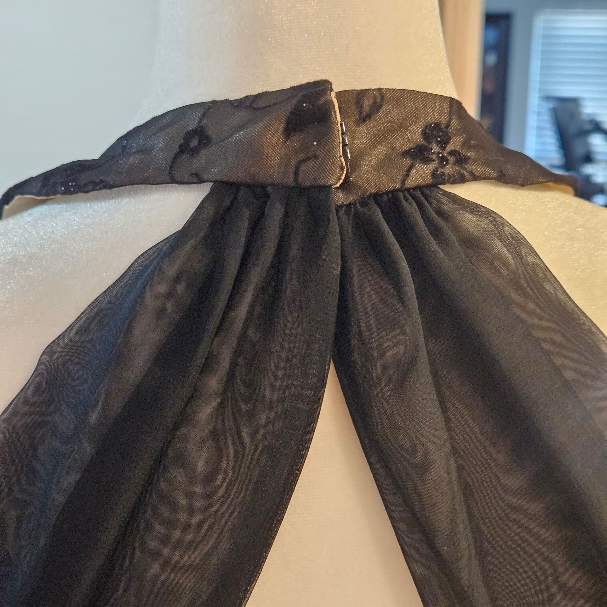 Other Betsy & Adam Women’s Halter Gown Black Floral Mesh 10 Whimsy Size L / US 10 / IT 46 - 15 Thumbnail