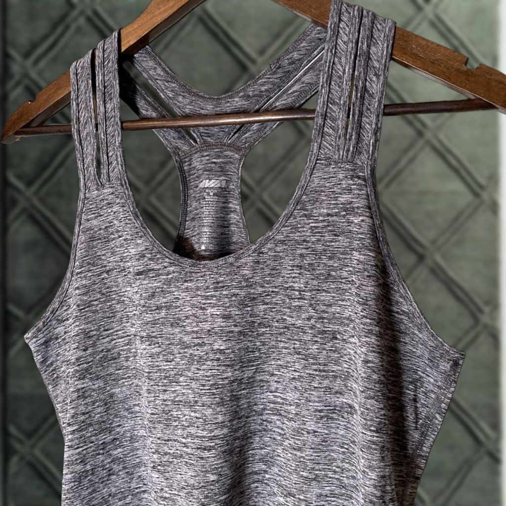 Avia Avia Gray Racerback Tank Top Women’s Medium Gym Yoga Workout Exercise Shirt Sleeveless M Gray Athletic Yoga Modern Classic Sports Size M / US 6-8 / IT 42-44 - 1 Thumbnail