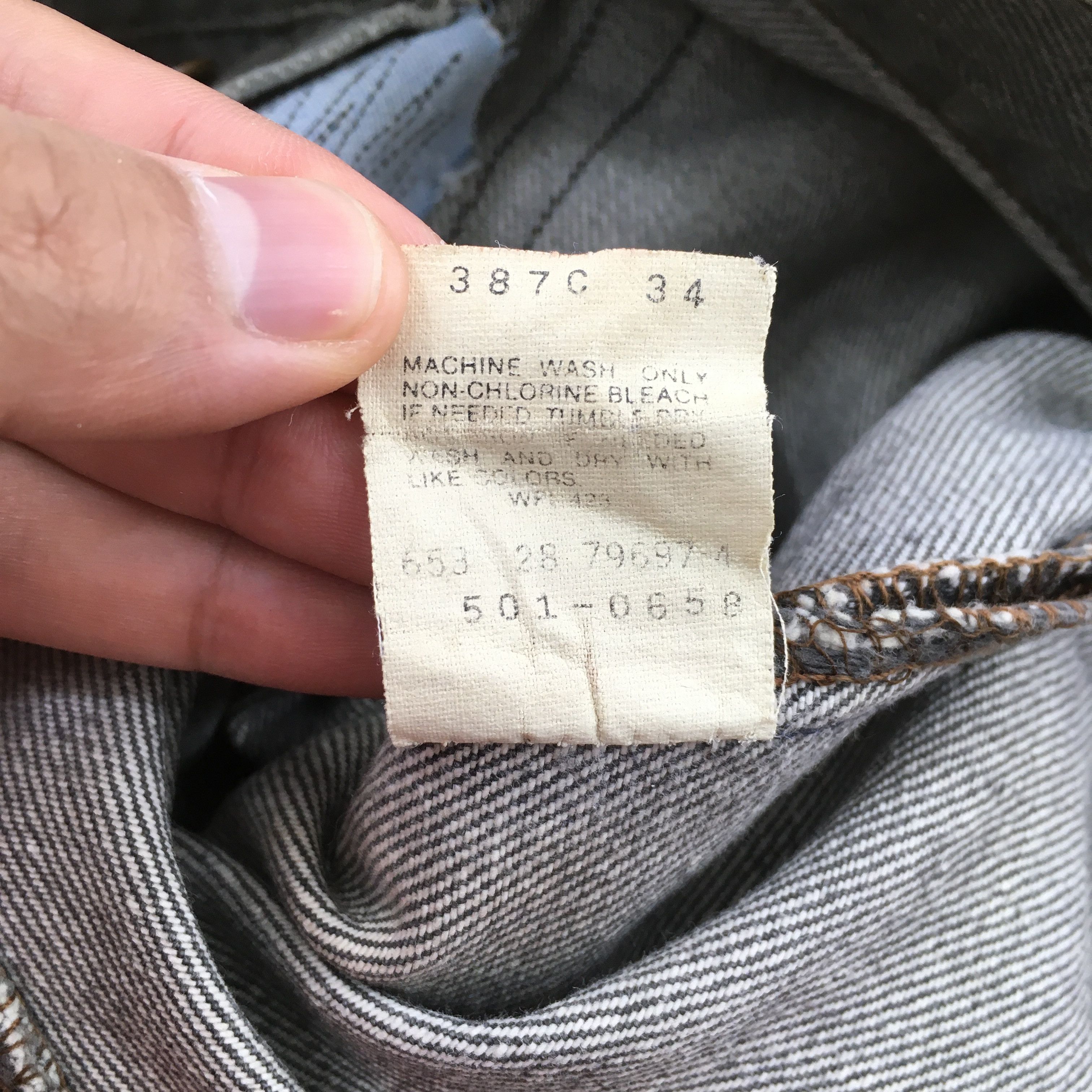 Levi's Size 27x26.5 Vintage 90s Levi's 501 Faded Black Jeans S520 Size 27" / US 4 / IT 40 - 14 Thumbnail