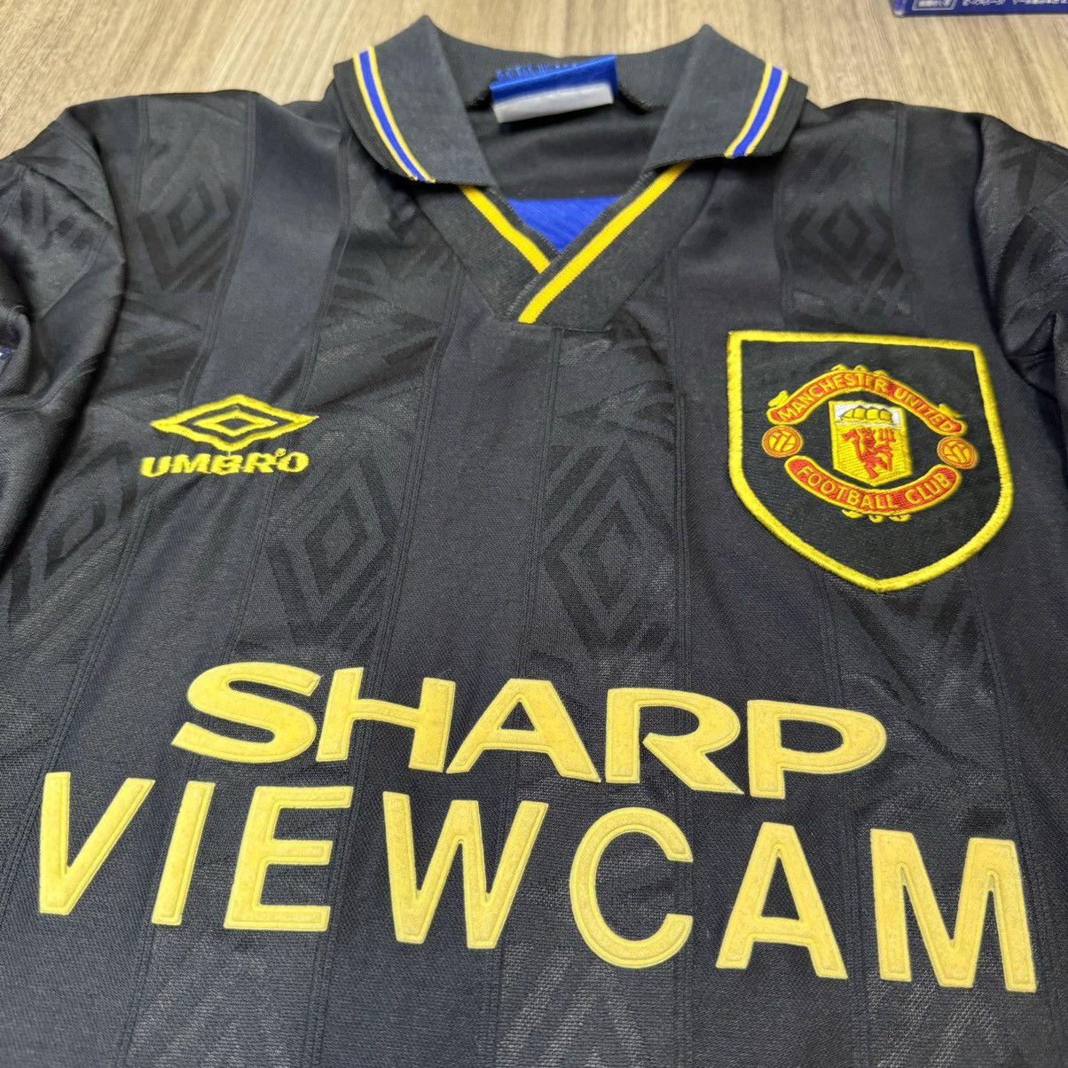 Umbro Manchester United 94/95 away shirt #9 McCLAIR Size US M / EU 48-50 / 2 - 3 Thumbnail