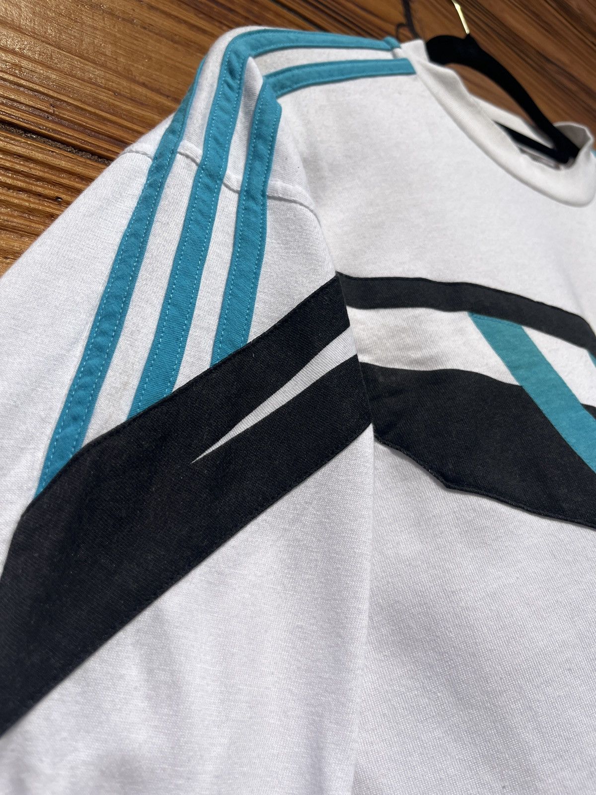 Adidas T-Shirt Adidas Retro Size US L / EU 52-54 / 3 - 9 Thumbnail
