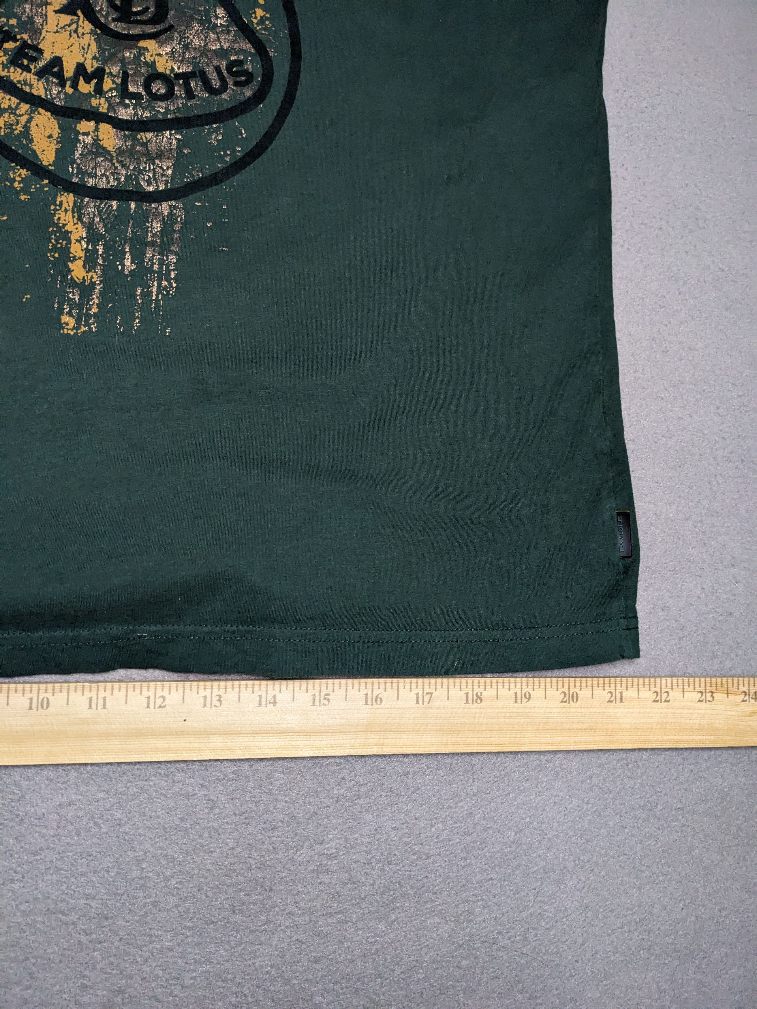 Formula 1 Team Lotus T-Shirt Men's Small Formula 1 Racing Graphic Tee Size US S / EU 44-46 / 1 - 7 Thumbnail