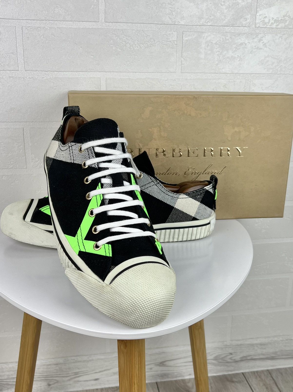 Burberry BURBERRY Sneakers Low-Top Shoes Fluo Nova Check Neon Green Size US 12 / EU 45 - 5 Thumbnail