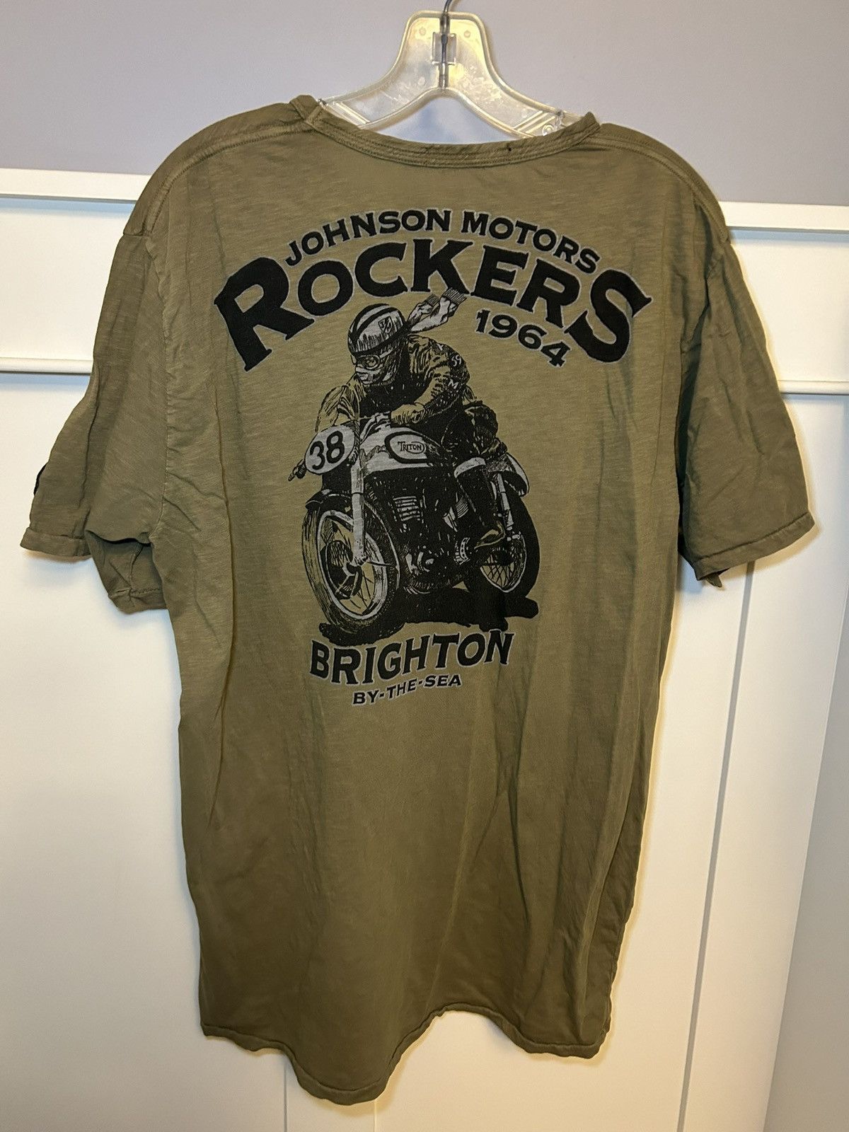 Johnson Motors Vintage Johnson Motors “Are you a mod or a rocker” t-shirt Size US XL / EU 56 / 4 - 2 Thumbnail