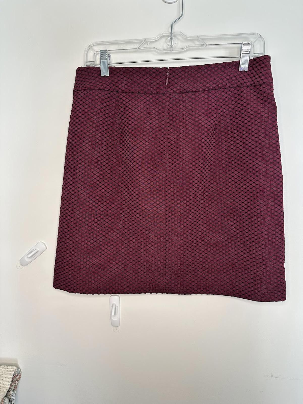 Other Ann Taylor Loft - Burgundy Mini Skirt - Sz. 4 Size 27" / US 4 / IT 40 - 2 Thumbnail