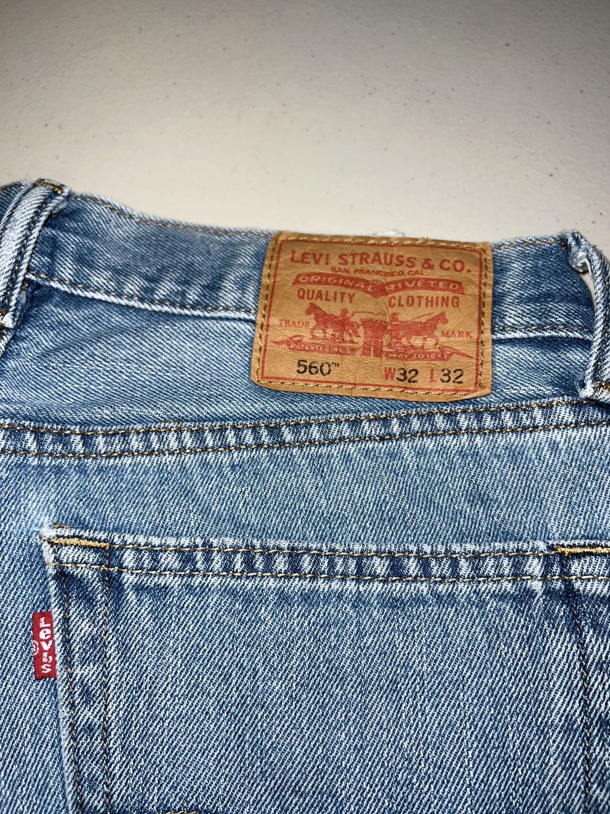 Levi's Vintage Levi 560 Loose-Fit Tapered Leg Jeans Size US 32 / EU 48 - 4 Thumbnail