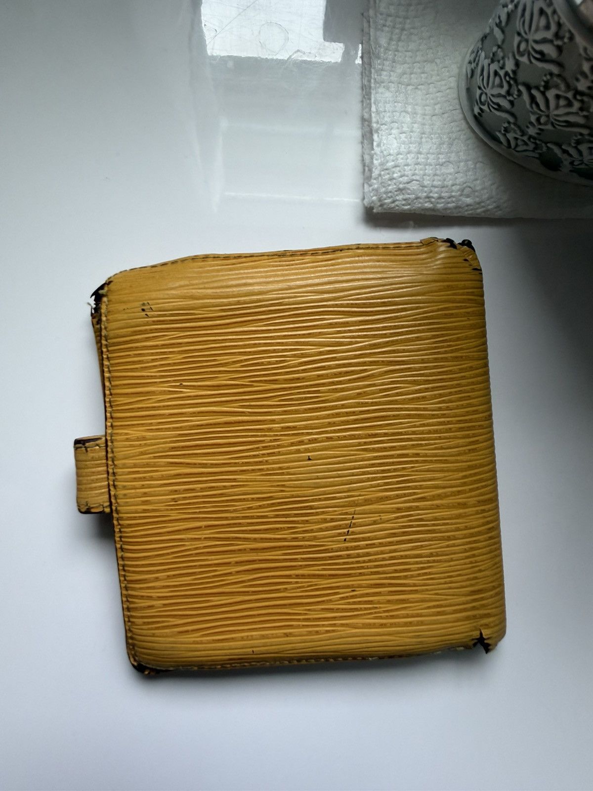 Louis Vuitton Louis Vuitton 2001 Leather Bifold Wallet Size ONE SIZE - 5 Thumbnail