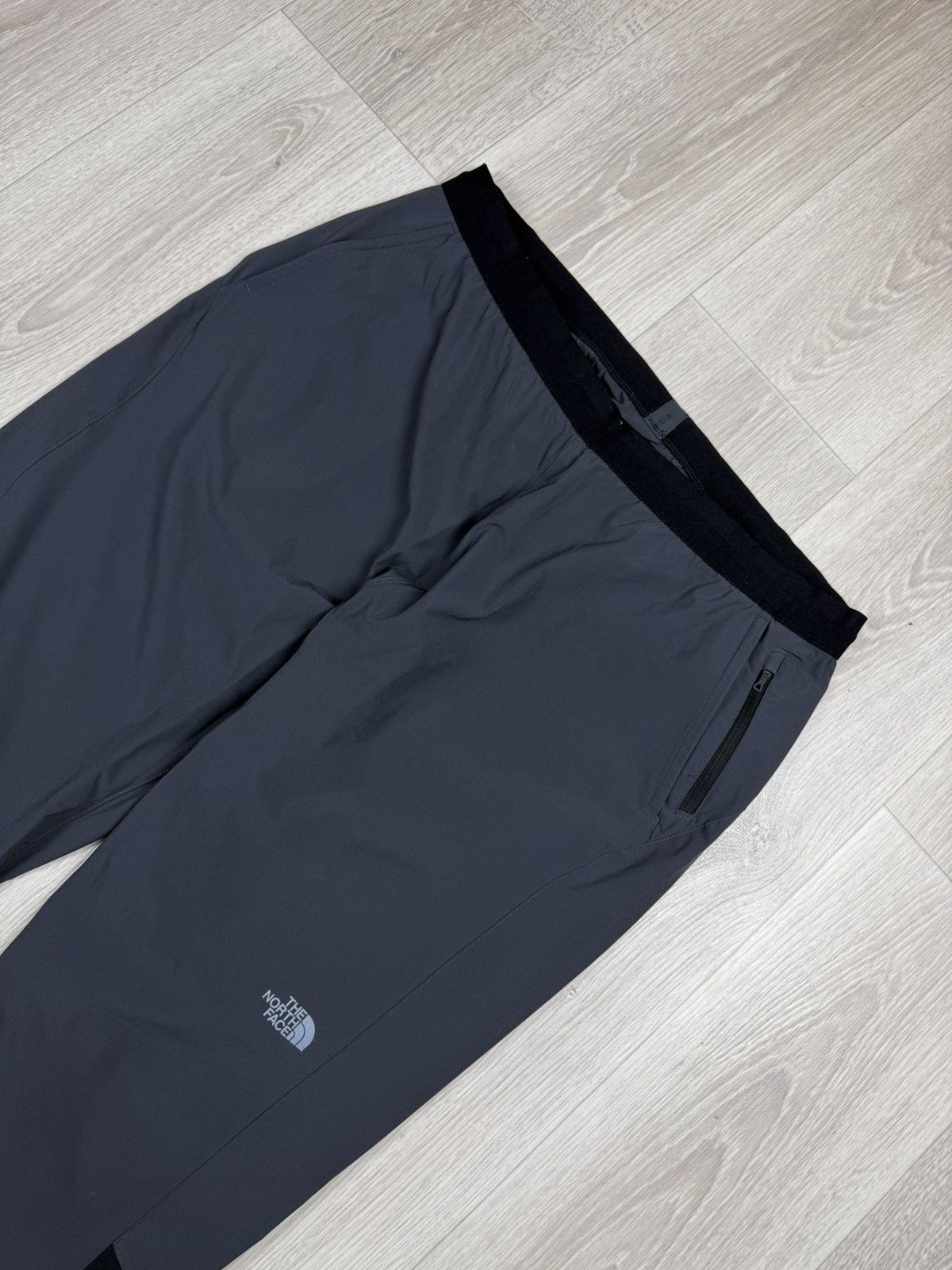 The North Face The North Face Grey Sweatpants Size XXL Size US 38 / EU 54 - 2 Thumbnail