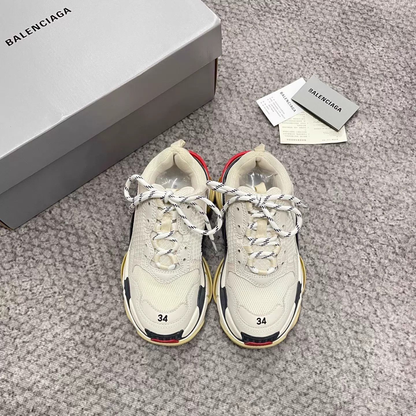Balenciaga Balenciaga classic white women's 34 dad shoe Size US 4 / IT 34 - 1 Thumbnail