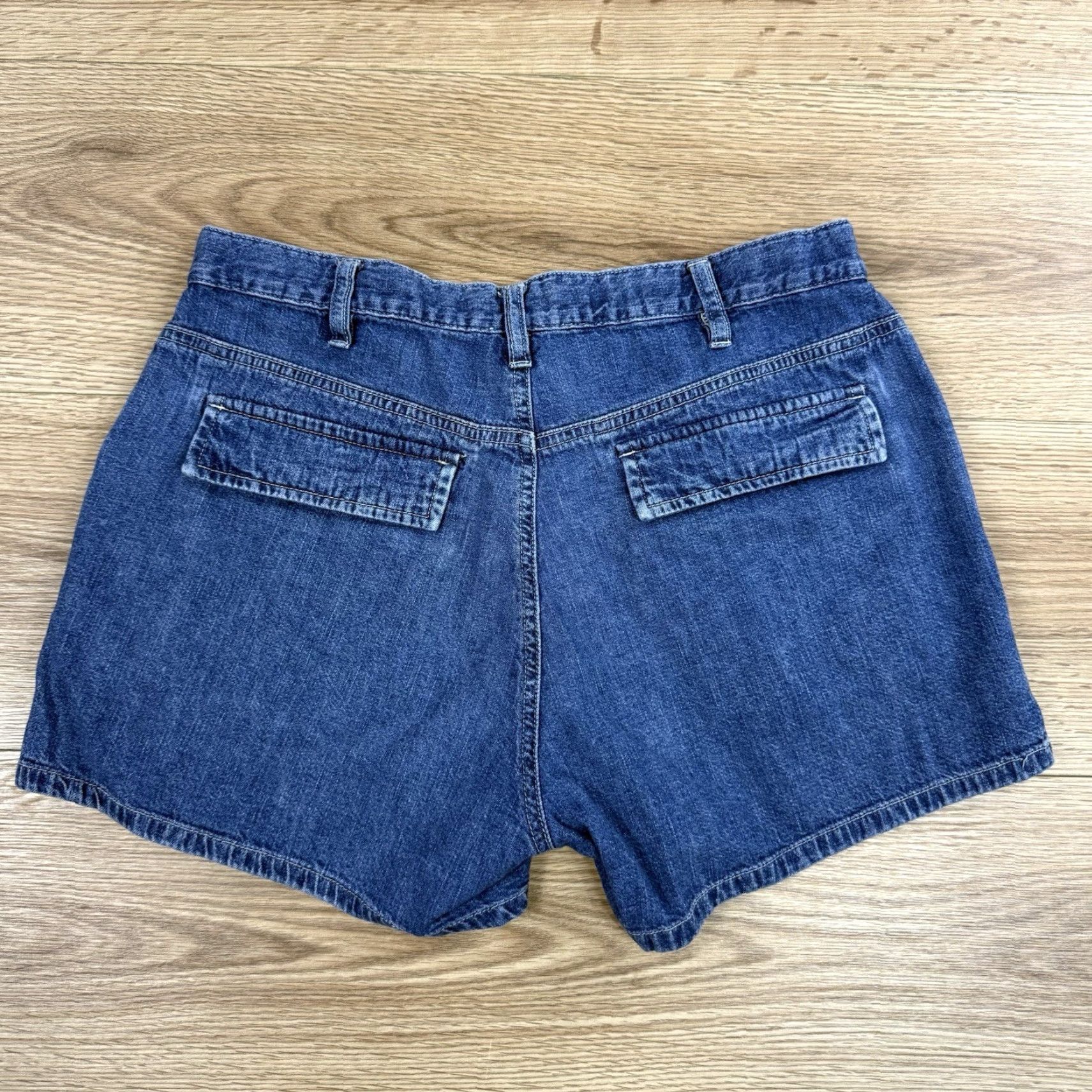 Calvin Klein VINTAGE Calvin Klein Shorts Denim Blue Mid Rise Women’s Jeans Size 9 Junior 3 in Inseam Boyfriend Size 30" / US 8 / IT 44 - 8 Thumbnail