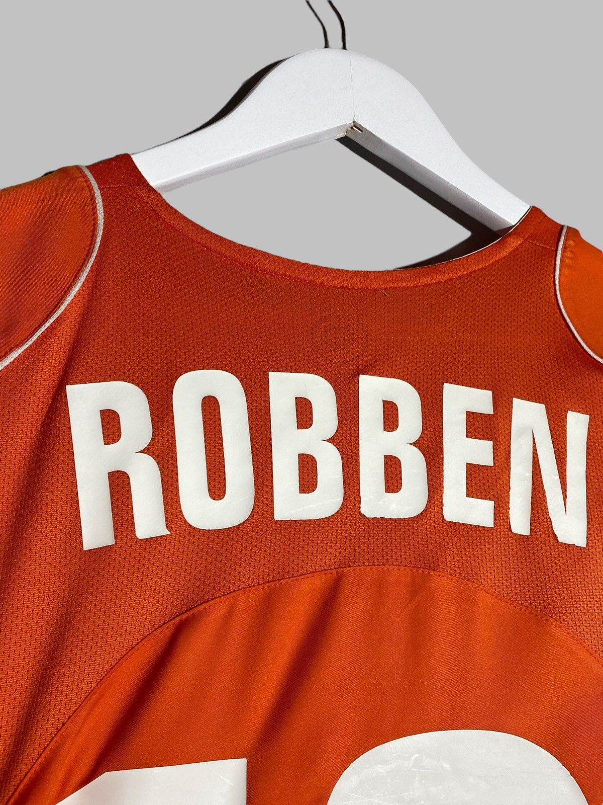 Nike × Vintage #19 Robben Netherlands 2006 Home Football Shirt Size US L / EU 52-54 / 3 - 4 Thumbnail
