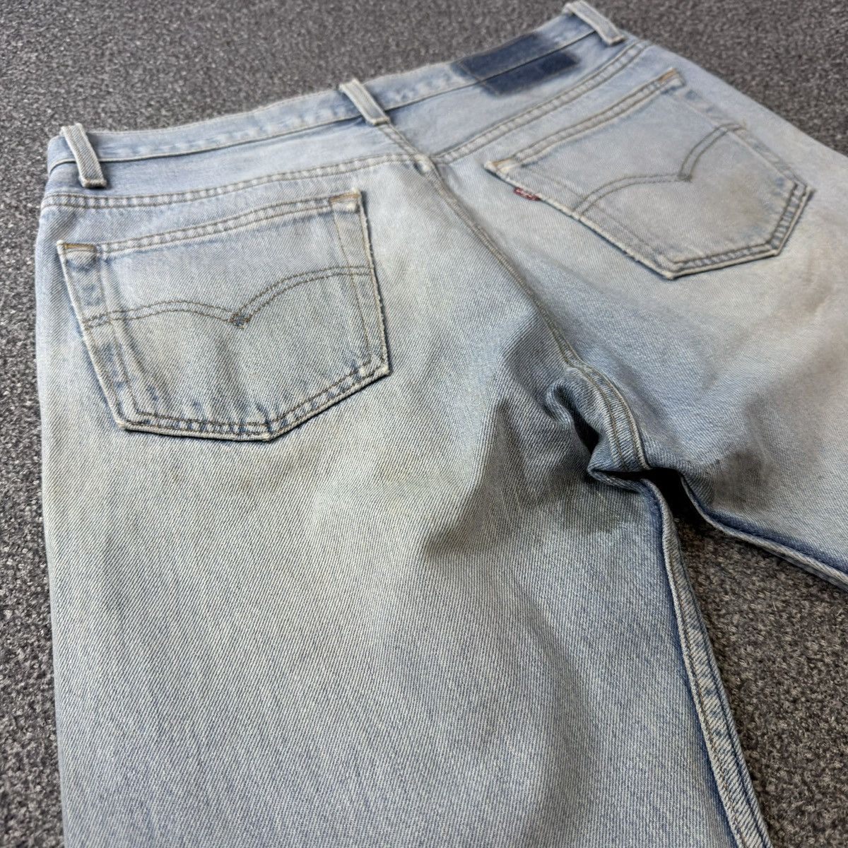 Levi's Vintage Clothing Vintage Heavy Destroyed Grunge Levis 501 Dirty Washed Denim Size US 33 - 9 Thumbnail