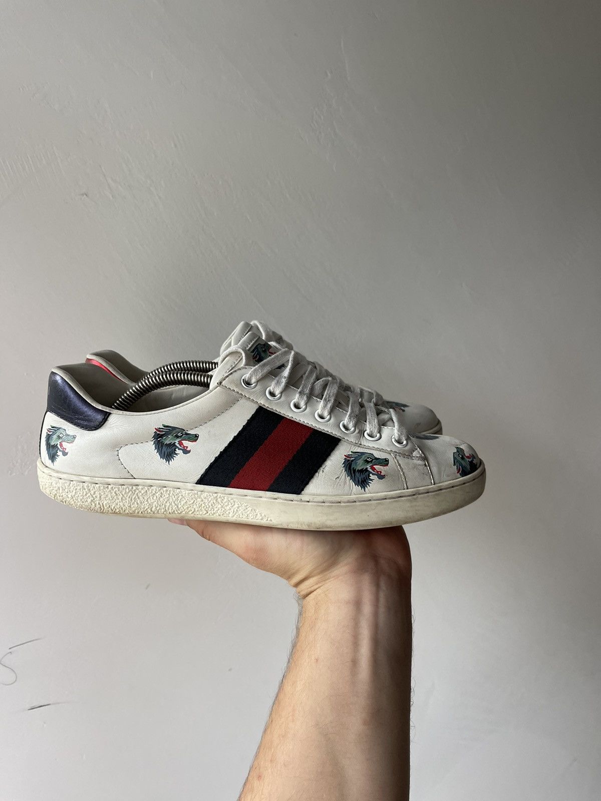 Gucci Gucci White Leather Wolf Print Ace Sneakers Size 5 women’s Size US 5 / IT 35 - 2 Thumbnail