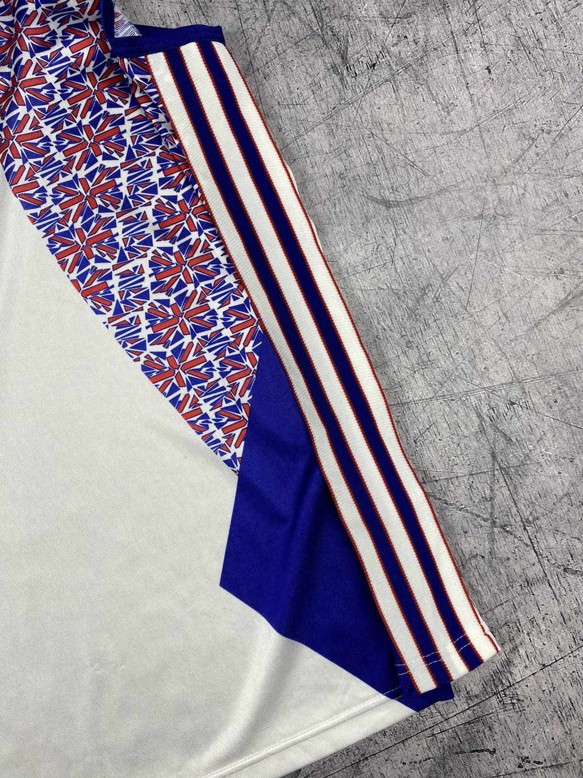 Adidas × Vintage Vintage Adidas 1992 Barcelona Games Running Shirt 90s GB Size US L / EU 52-54 / 3 - 9 Thumbnail