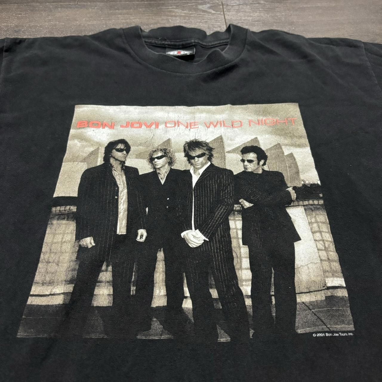 Designer vintage bon jovi one wild night tour t shirt 2001 L Size US L / EU 52-54 / 3 - 2 Thumbnail