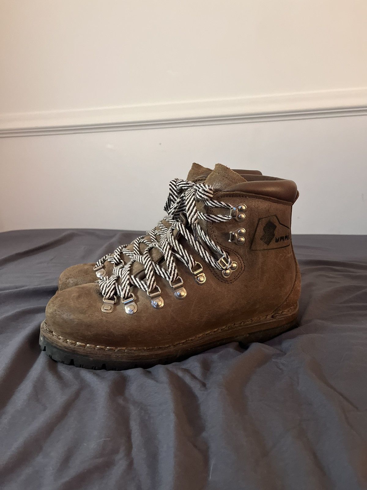 image of Vintage Leather Vibram Hiking Boots in Brown, Men's (Size 9.5)